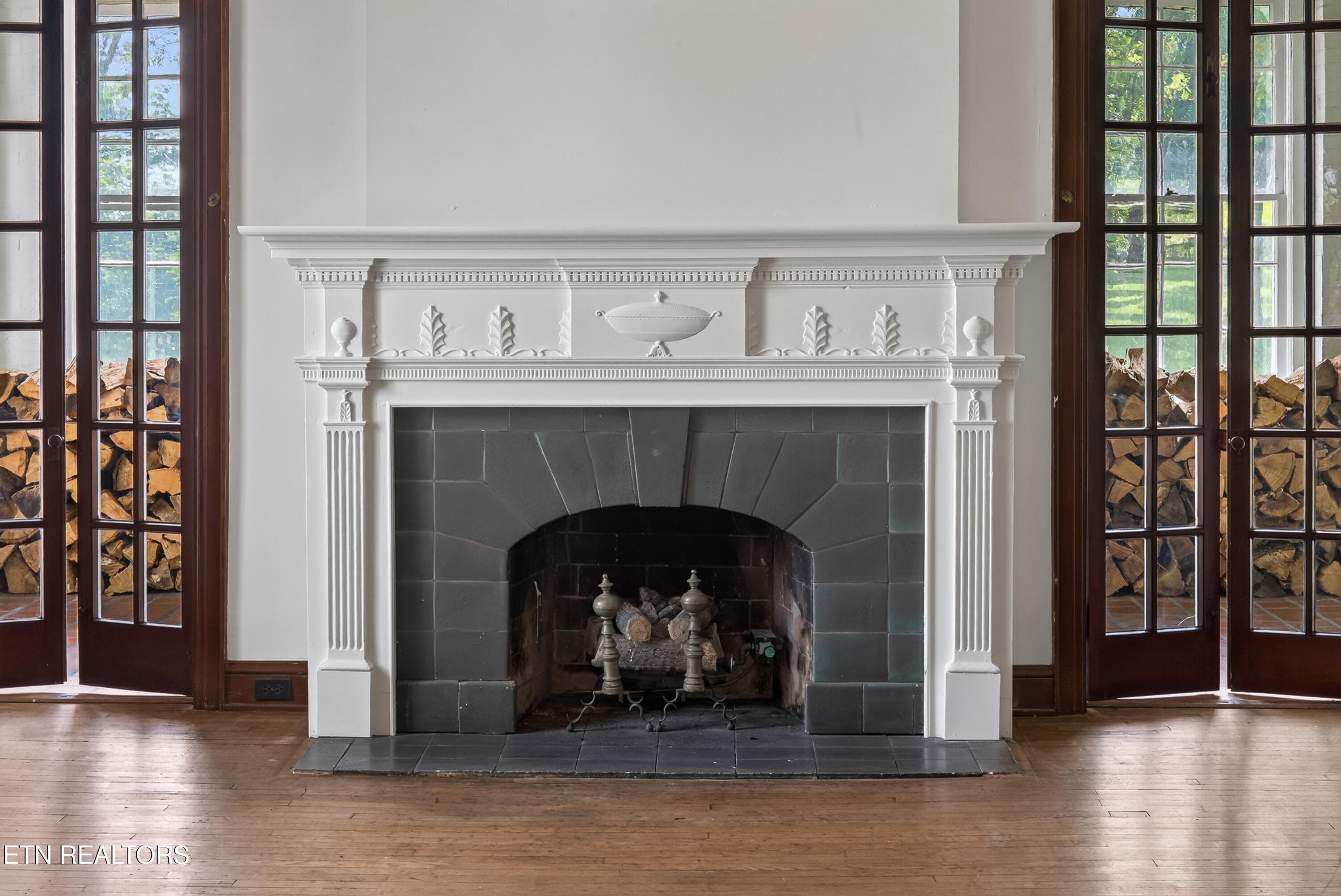 L40A7330 - 412 S Main St, Greeneville, TN 37743