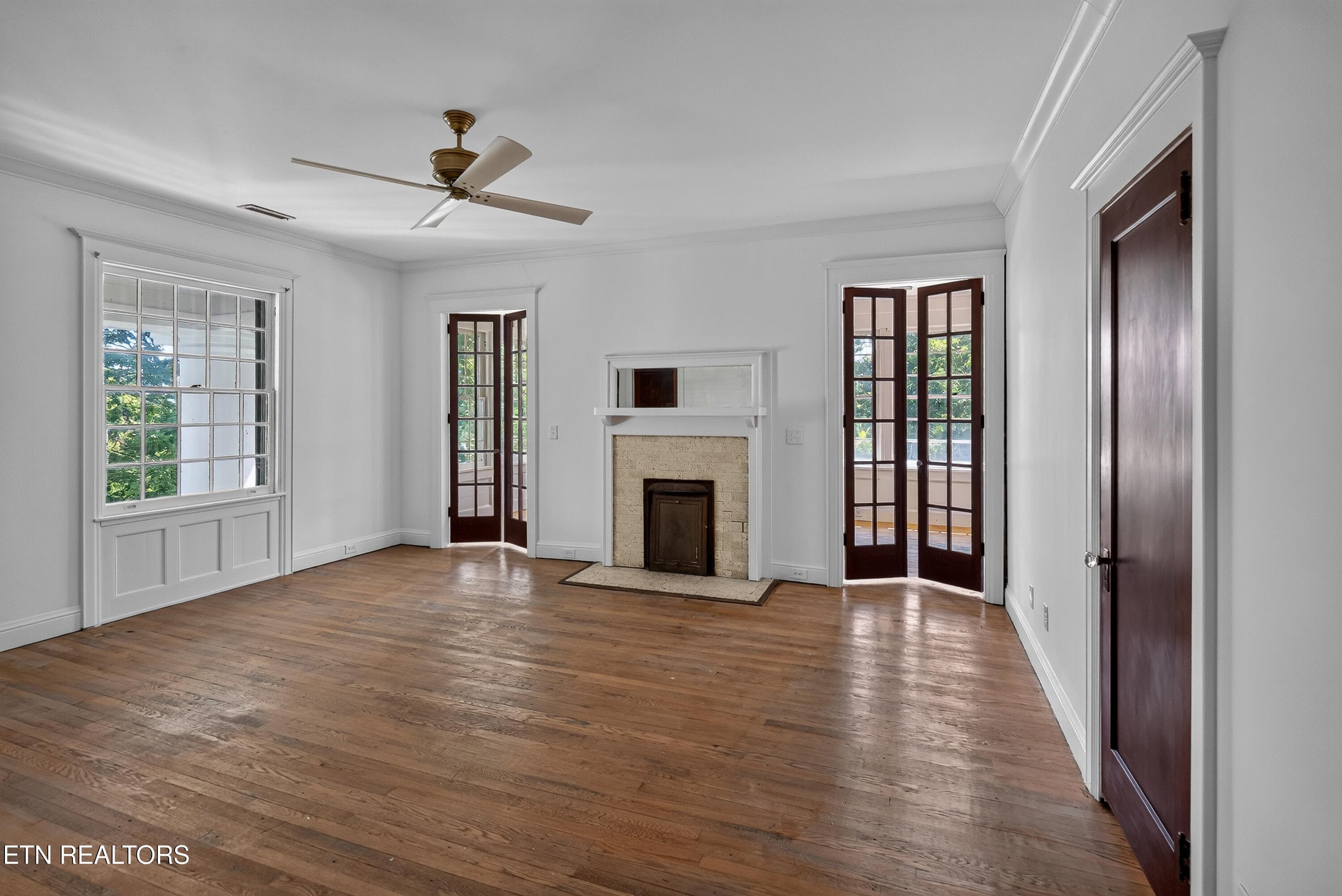 L40A7469 - 412 S Main St, Greeneville, TN 37743