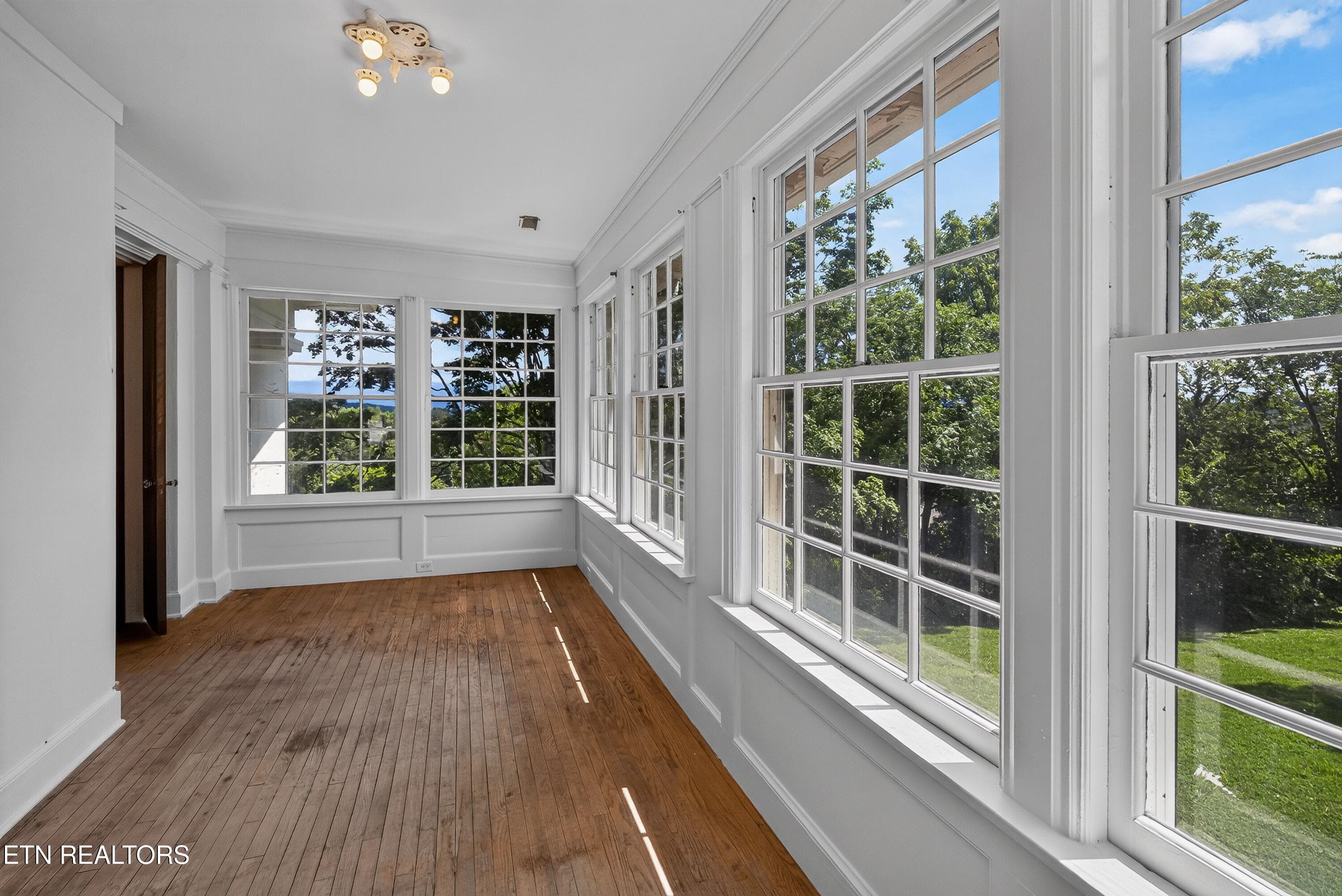L40A7474 - 412 S Main St, Greeneville, TN 37743