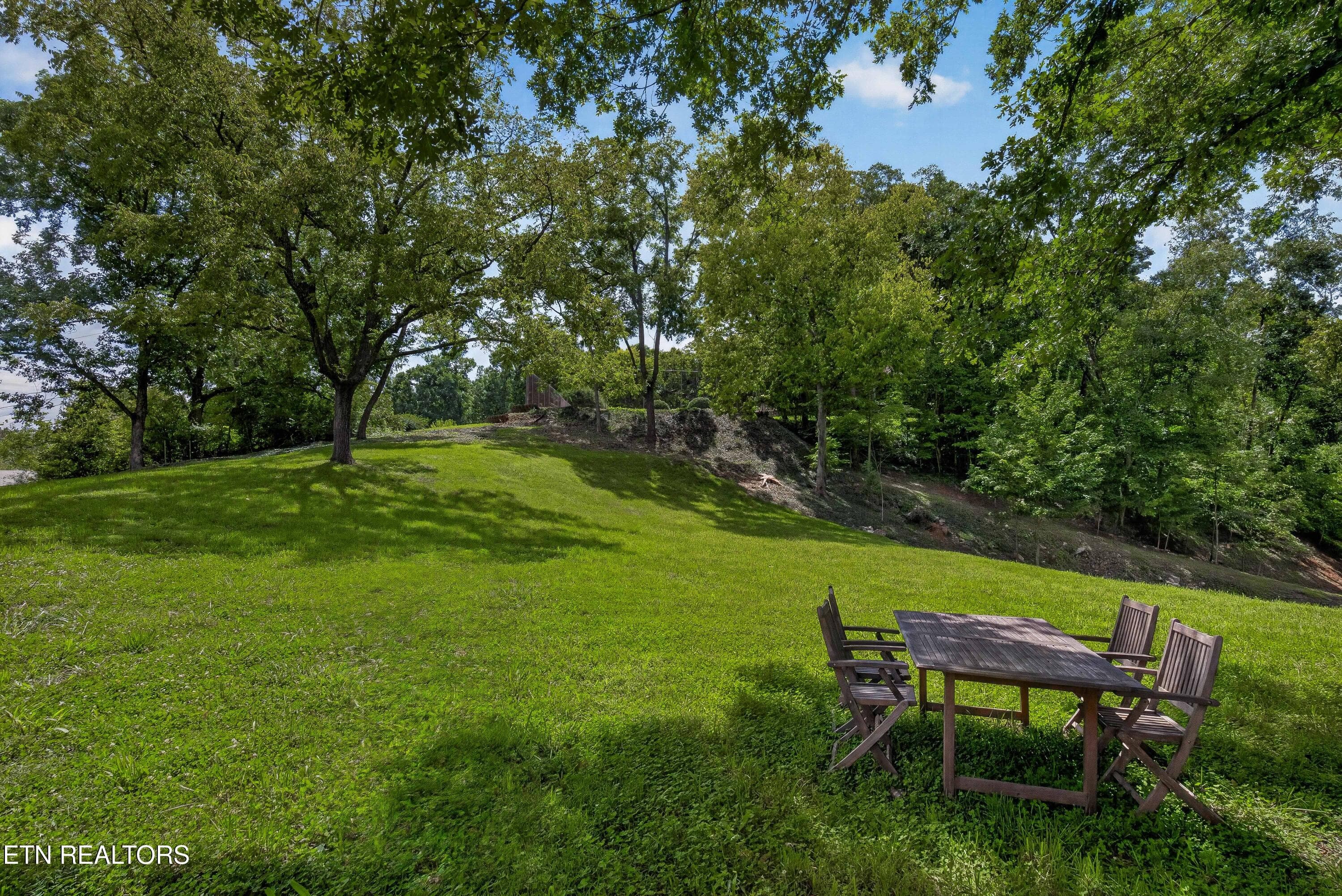 L40A7513 - 412 S Main St, Greeneville, TN 37743