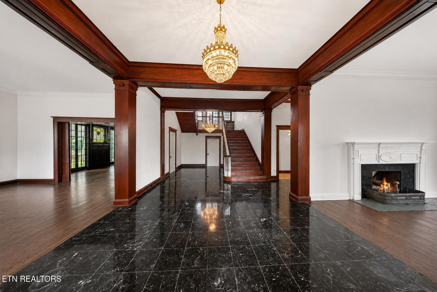 1 (2) - 412 S Main St, Greeneville, TN 37743