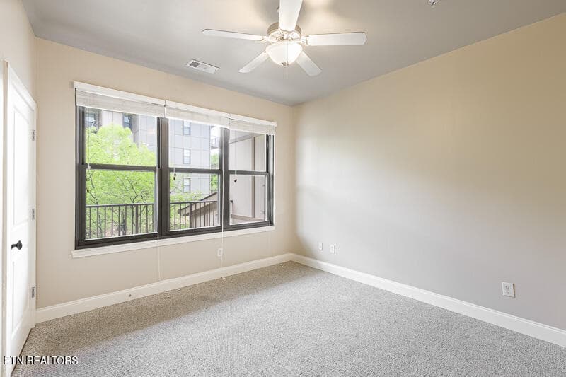 010--SMALL - 445 W Blount Ave 303, Knoxville, TN 37920, Knoxville