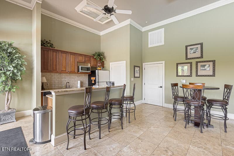 021--SMALL - 445 W Blount Ave 303, Knoxville, TN 37920, Knoxville