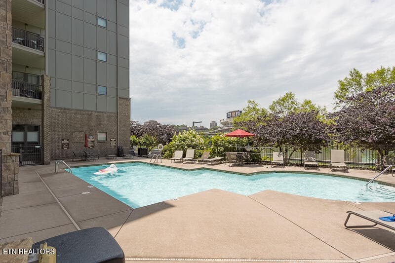 024--SMALL - 445 W Blount Ave 303, Knoxville, TN 37920, Knoxville