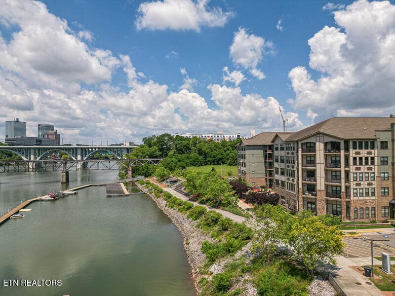 028--SMALL - 445 W Blount Ave 303, Knoxville, TN 37920, Knoxville