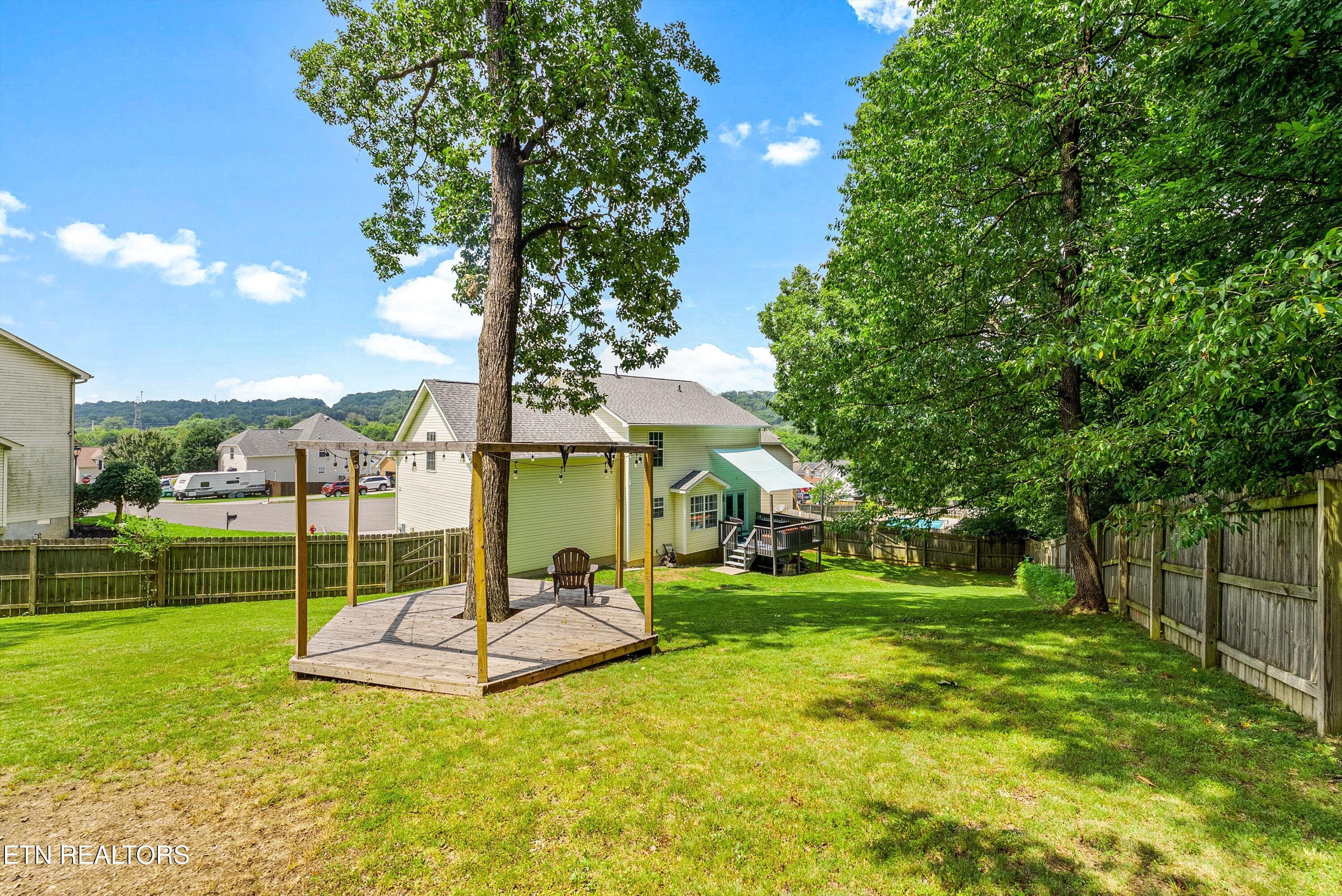 51-2nd Porch A2 - 5816 Bouquet Lane, Knoxville, TN 37924, Knoxville