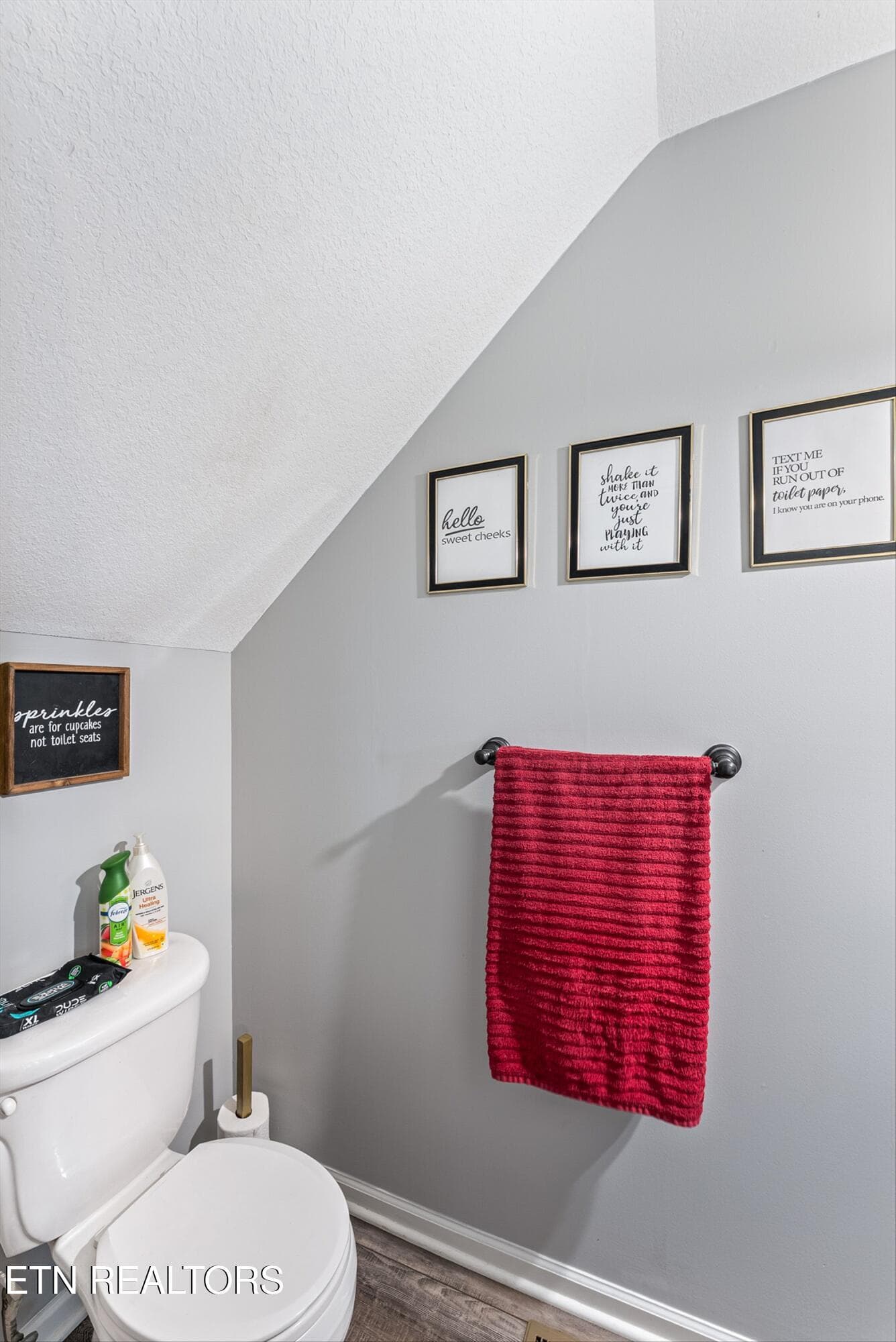23-1st Bath A2 - 5816 Bouquet Lane, Knoxville, TN 37924, Knoxville