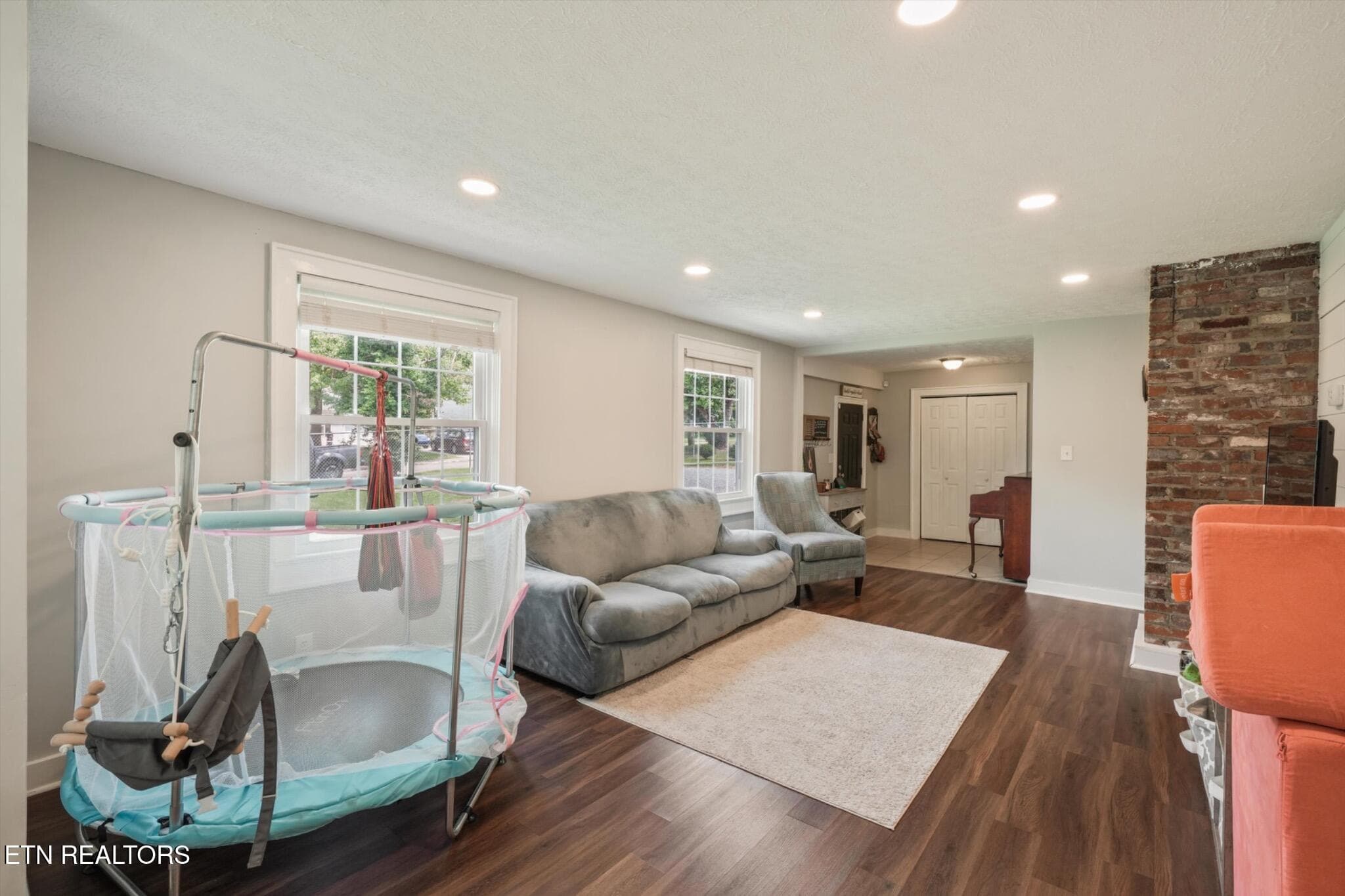 6411-bob-varner-rd-knoxville-tn-open-liv - 6411 Bob Varner Rd, Knoxville, TN 37918