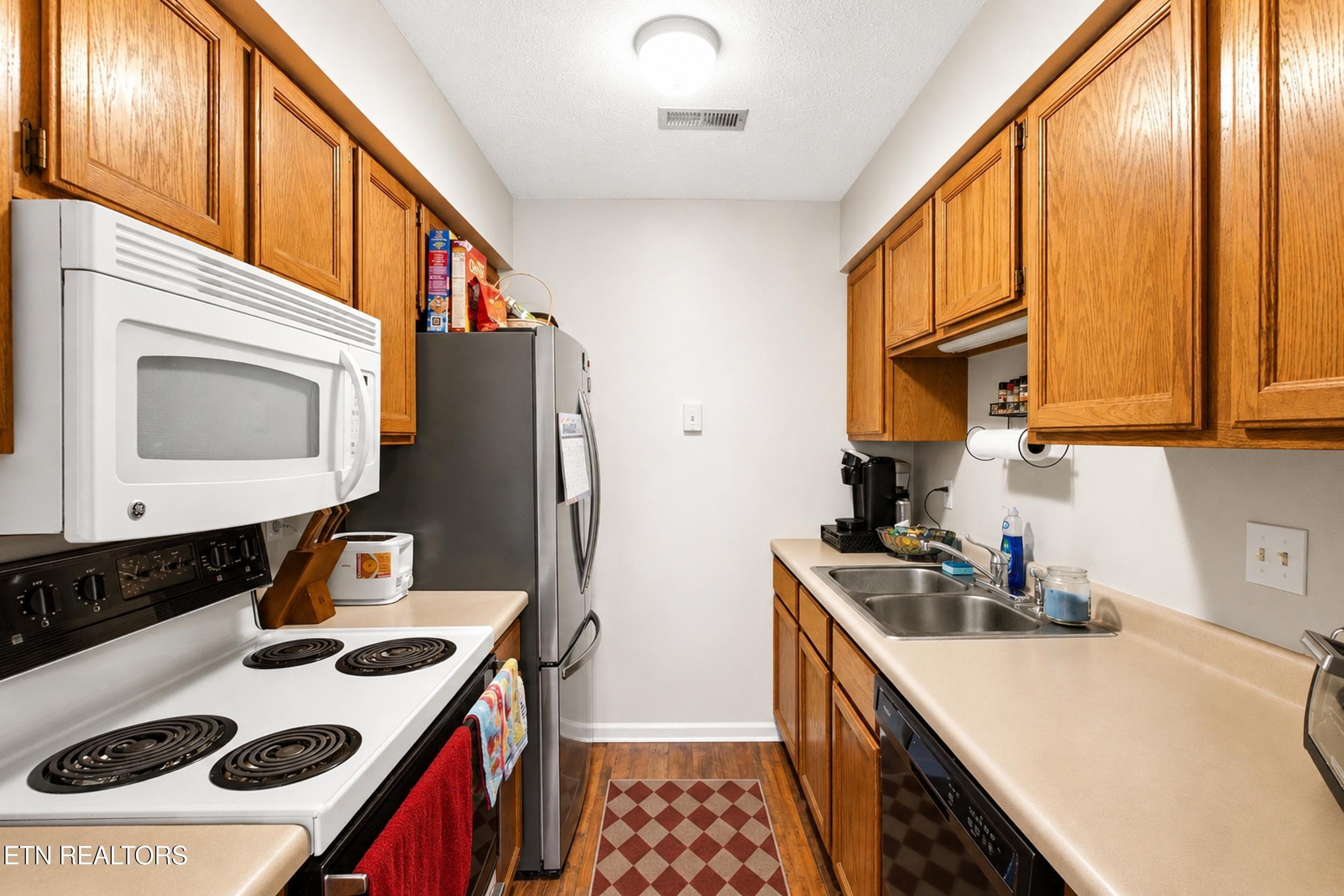 Kitchen - 6931 Kings Crossing Way, Knoxville, TN 37918, Knoxville
