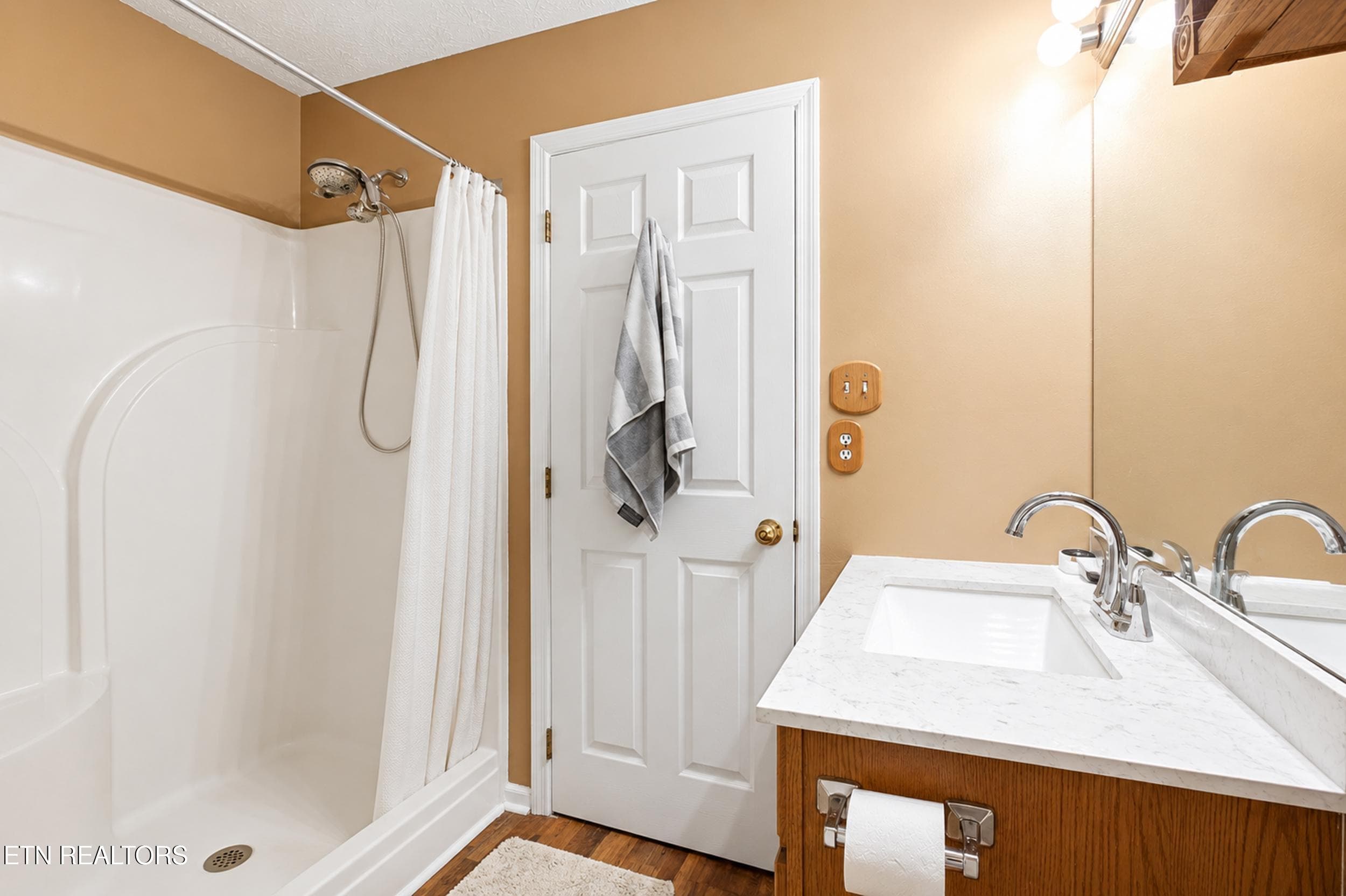 Primary Bathroom - 6931 Kings Crossing Way, Knoxville, TN 37918, Knoxville