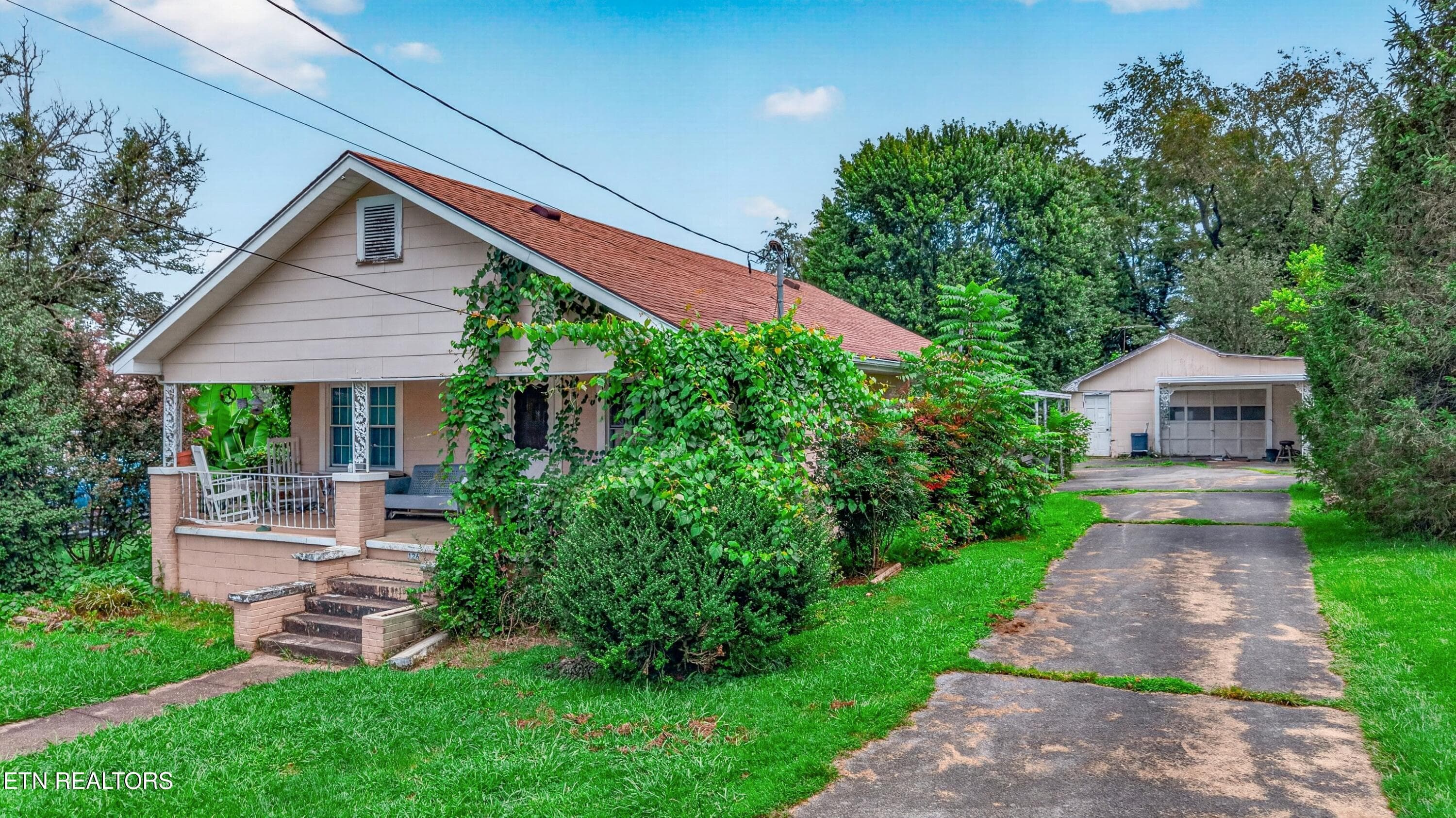 002-126JeffersonStreet-Erwin-TN-37650-SM - 126 Jefferson St, Erwin, TN 37650