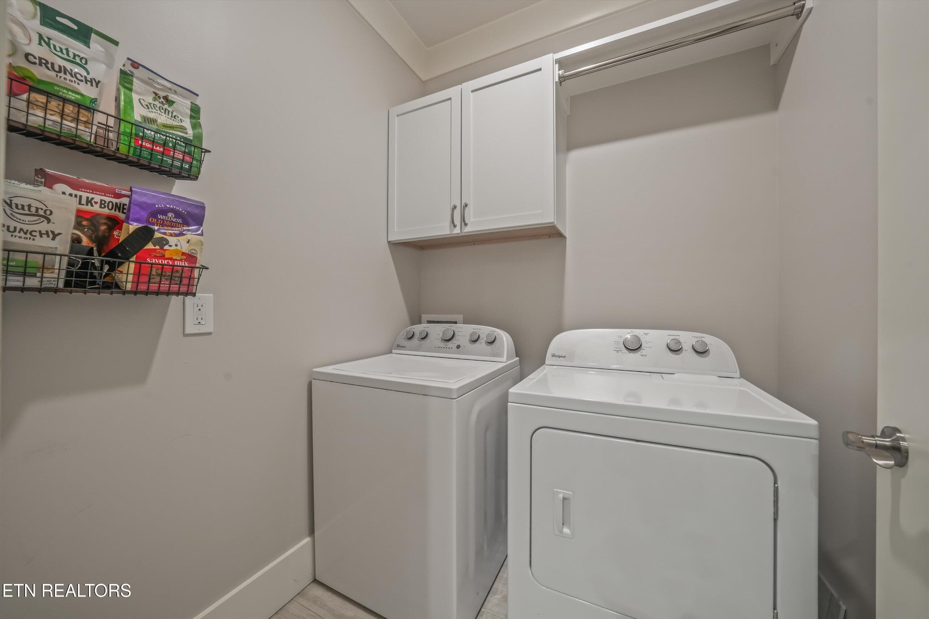 Laundry - 7703 Madgewood Lane, Knoxville, TN 37909, Knoxville