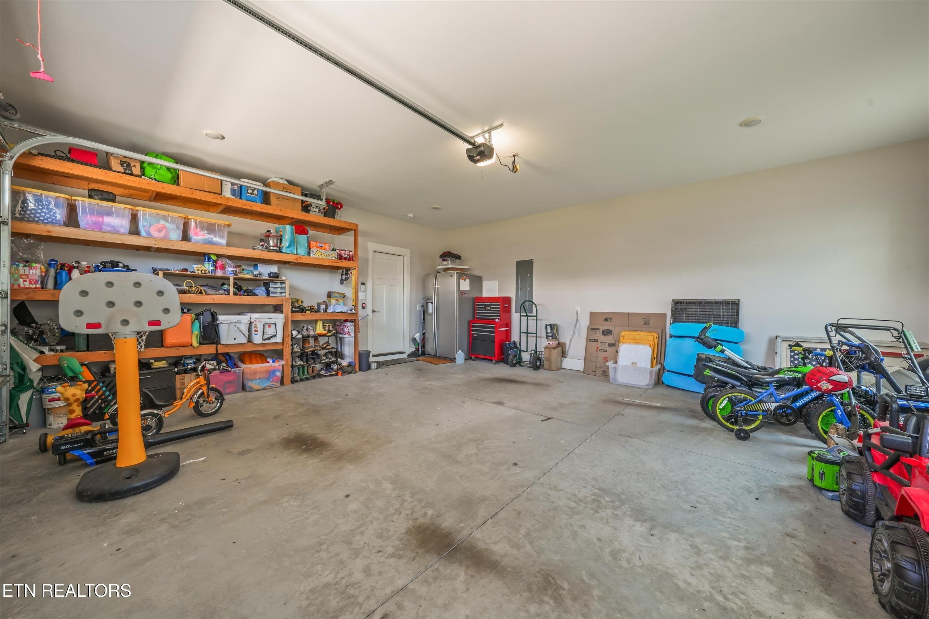 2 car attached side entrance garage - 7703 Madgewood Lane, Knoxville, TN 37909, Knoxville