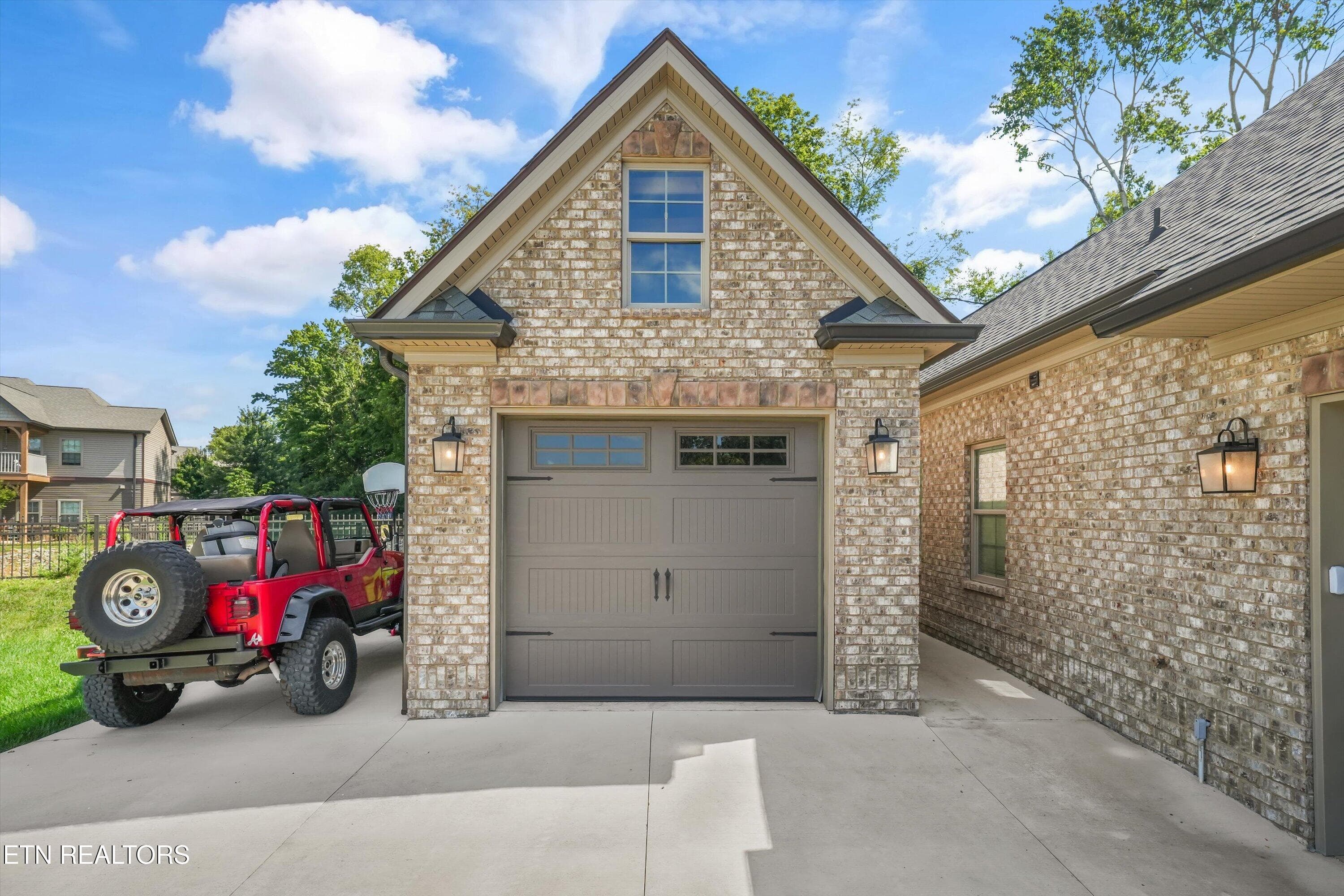 1 car detached garage/workshop - 7703 Madgewood Lane, Knoxville, TN 37909, Knoxville
