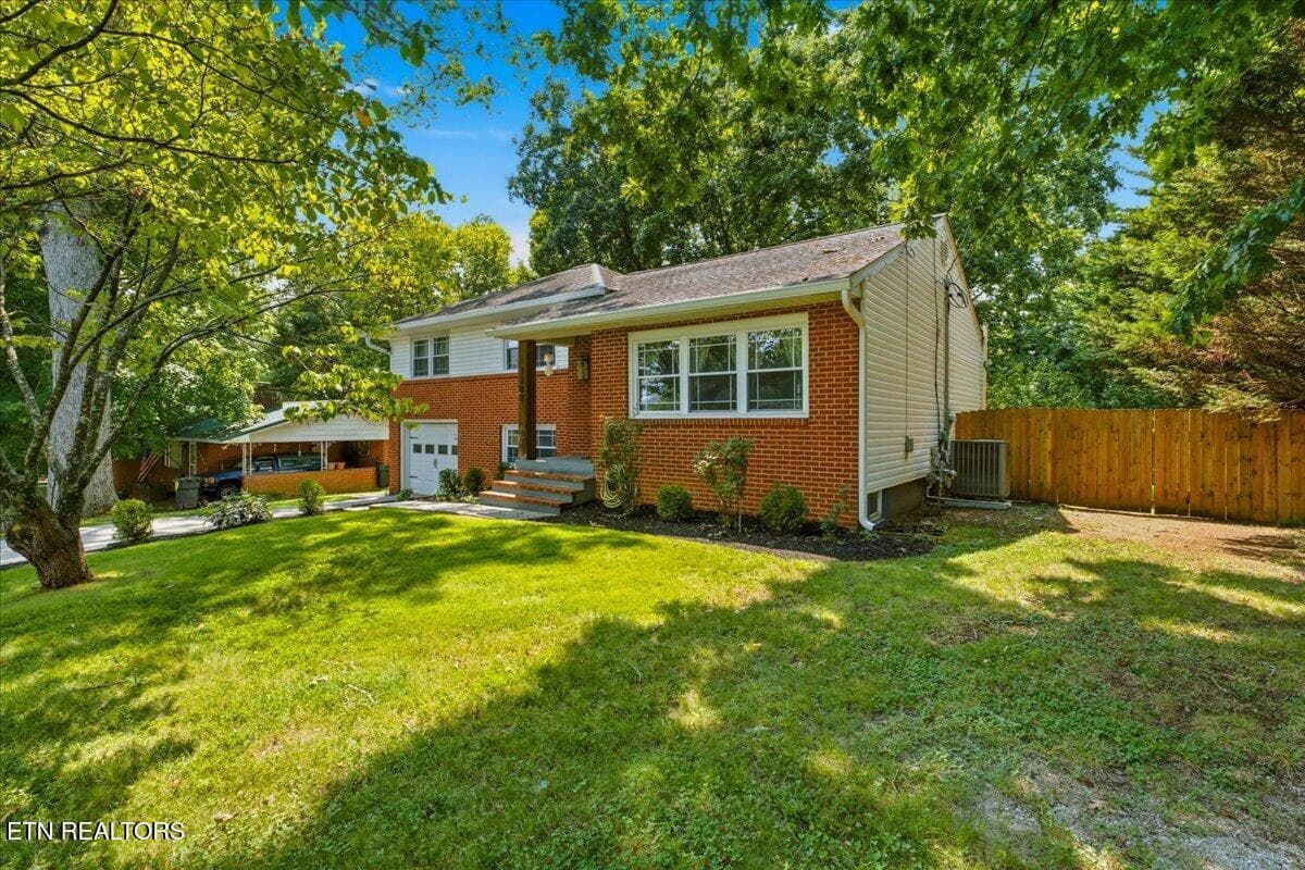 02-Exterior - 3207 Hazelwood Rd, Knoxville, TN 37921