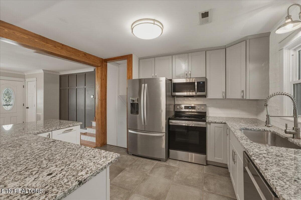 11-Kitchen - 3207 Hazelwood Rd, Knoxville, TN 37921