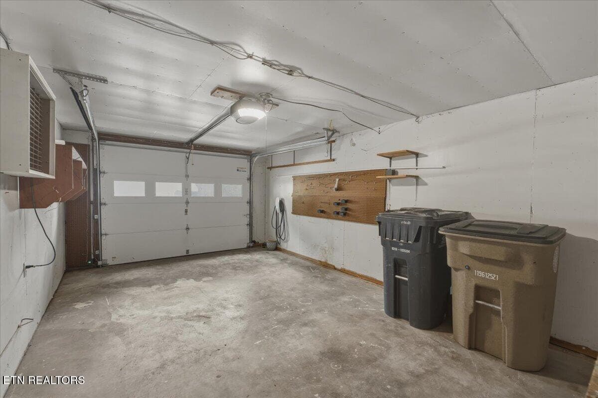 28-Garage - 3207 Hazelwood Rd, Knoxville, TN 37921