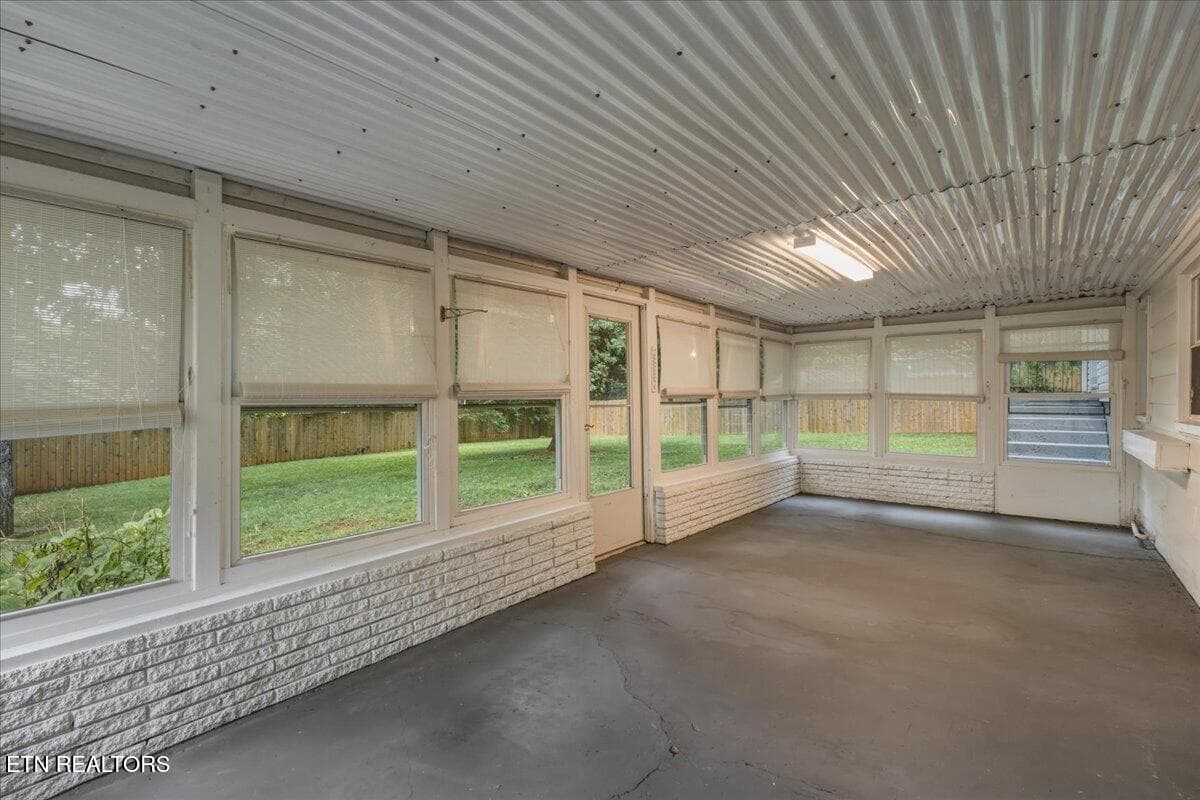 34-Sun Room - 3207 Hazelwood Rd, Knoxville, TN 37921