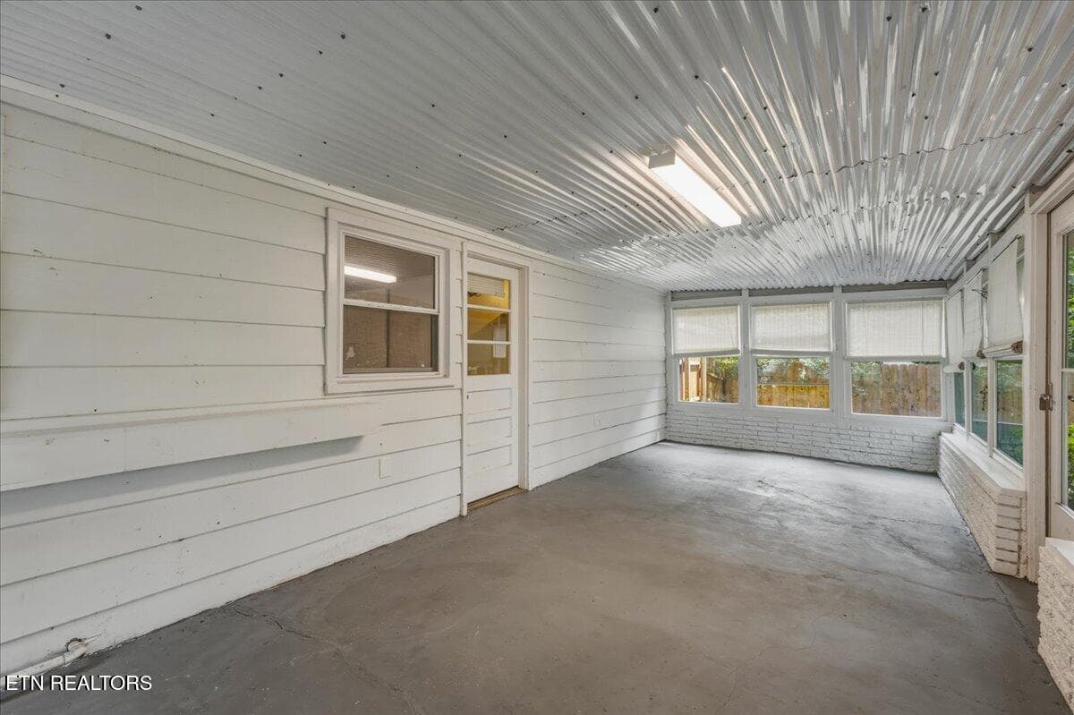 36-Sun Room - 3207 Hazelwood Rd, Knoxville, TN 37921