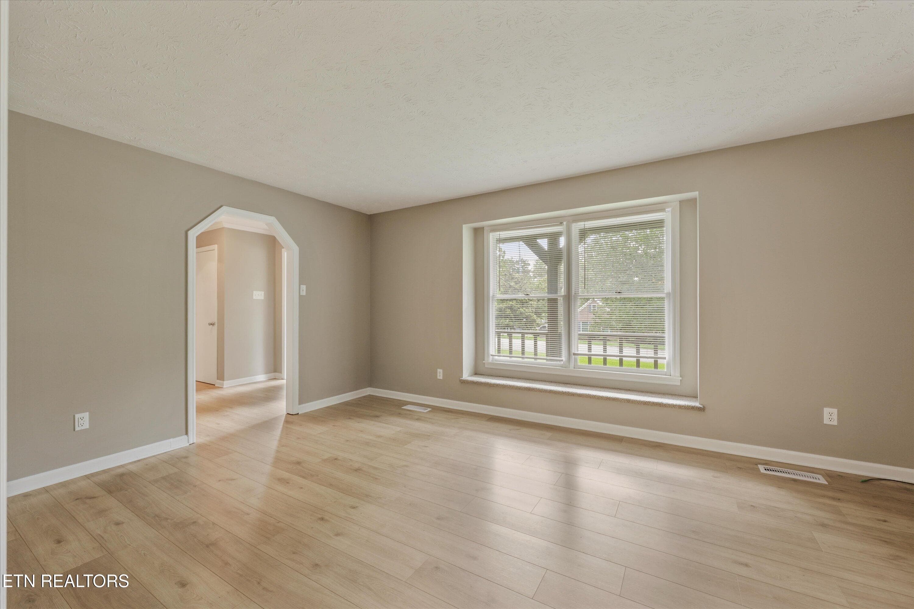 Office - 604 Laurel Valley Rd, Knoxville, TN 37934, Knoxville