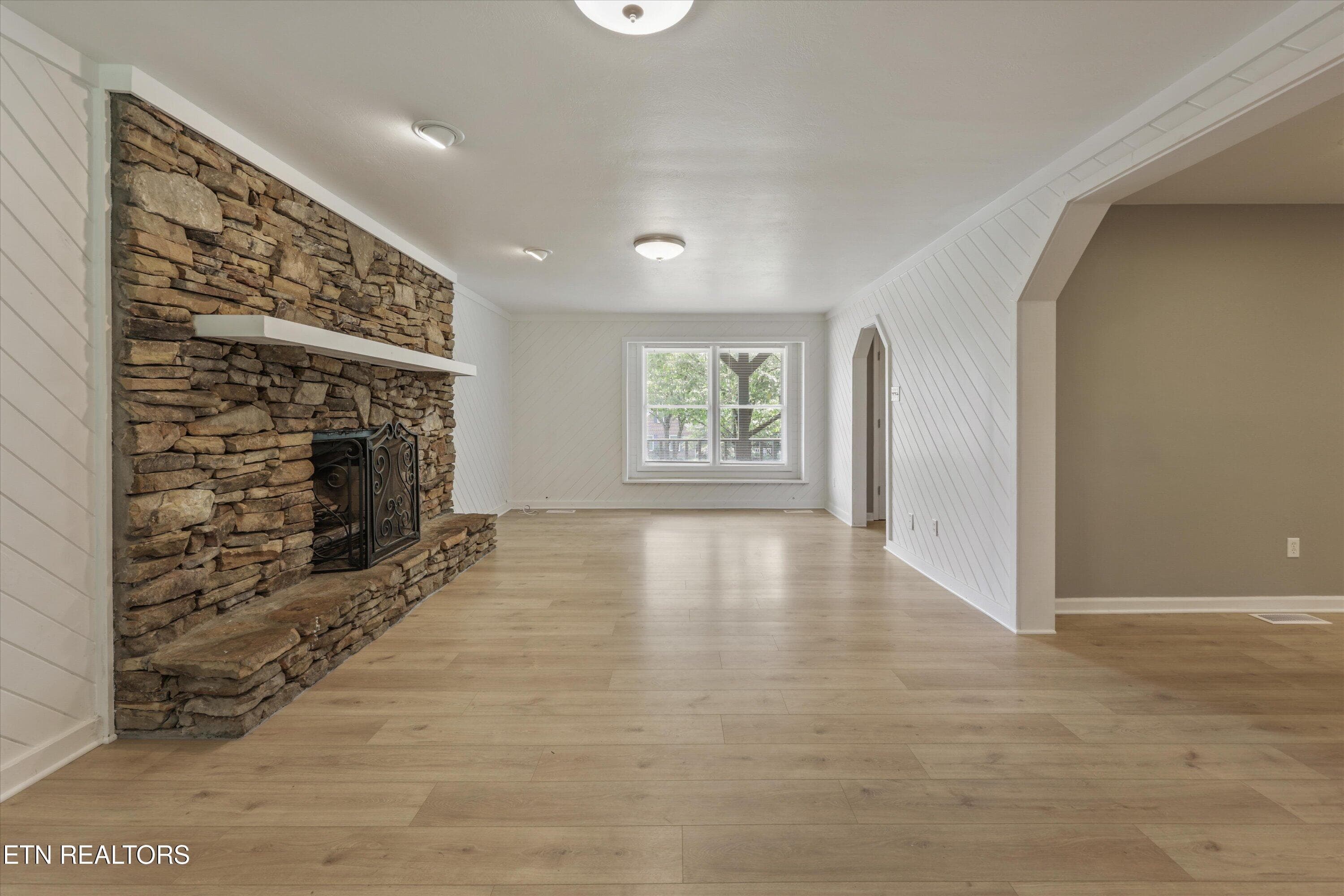 Living Room - 604 Laurel Valley Rd, Knoxville, TN 37934, Knoxville
