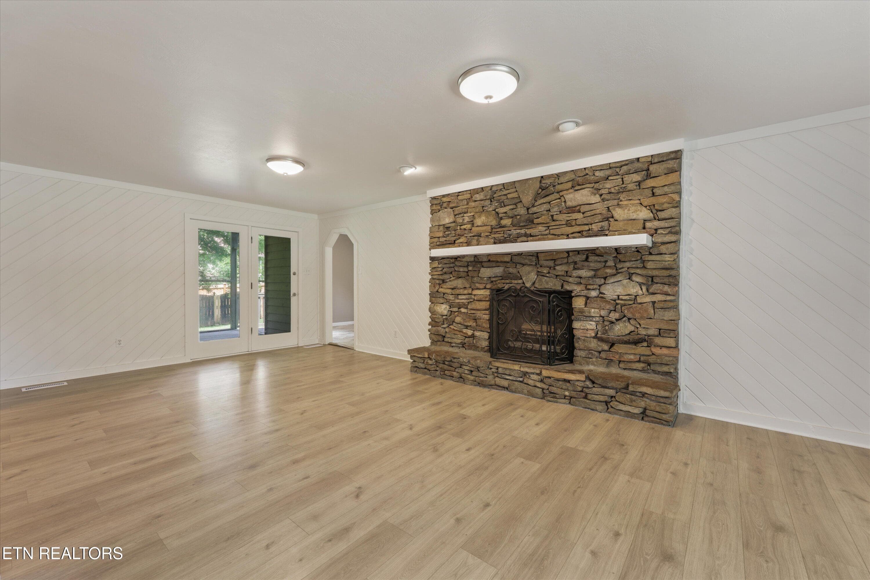 Living Room - 604 Laurel Valley Rd, Knoxville, TN 37934, Knoxville