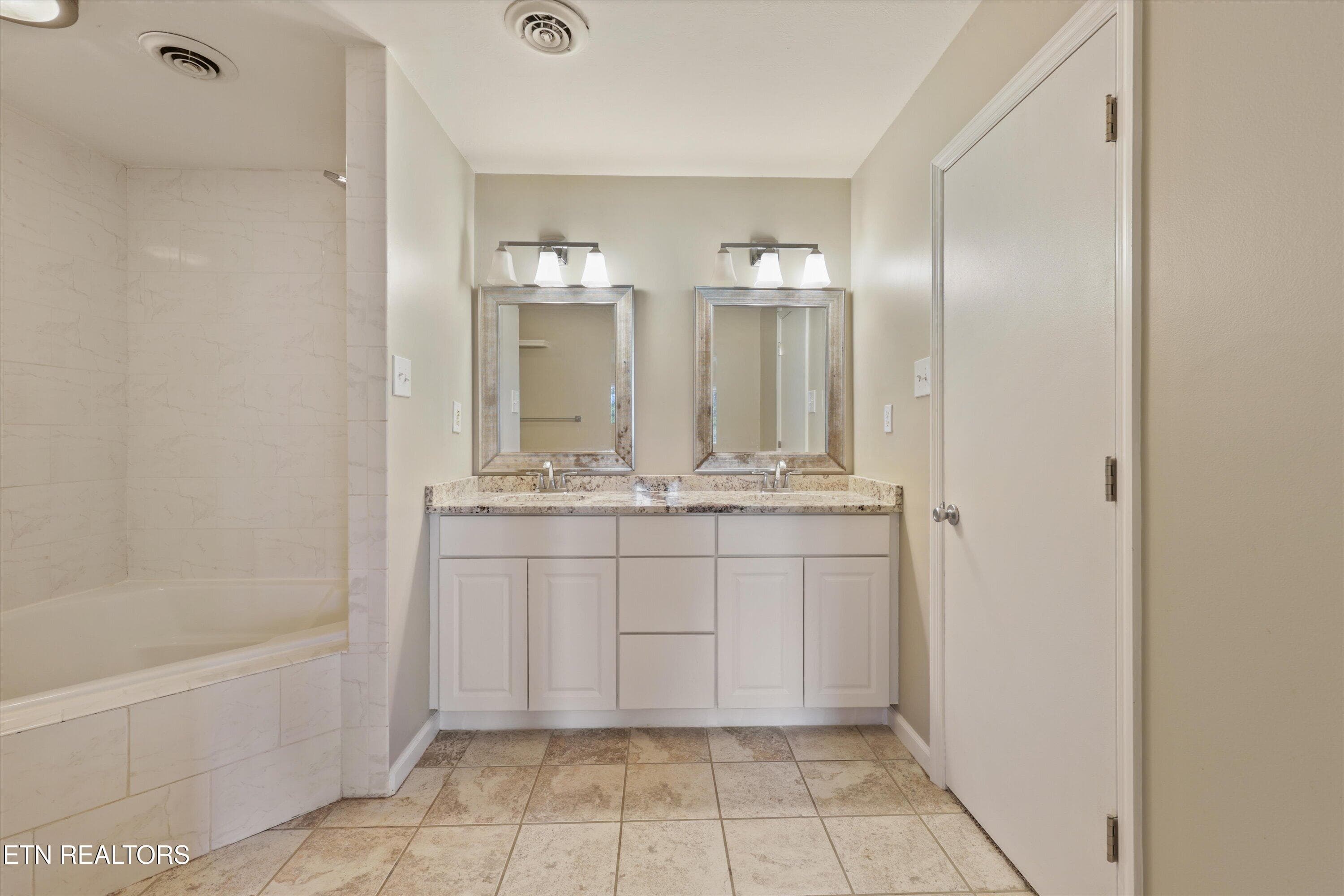 Primary Bathroom - 604 Laurel Valley Rd, Knoxville, TN 37934, Knoxville