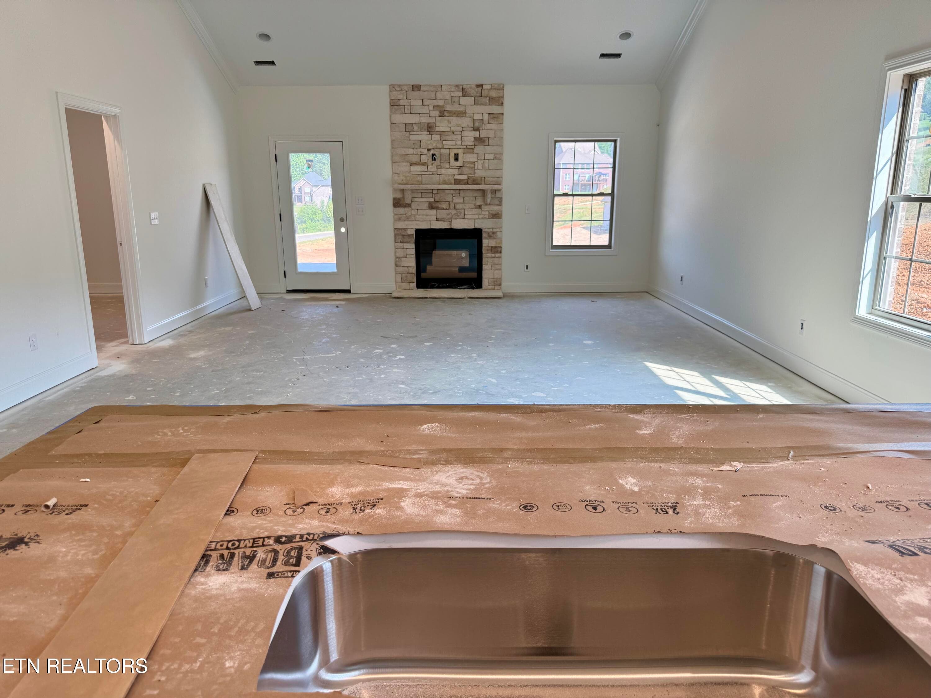 Kitchen Opens Into Great Room - 9975 Rio Bravo Lane, Knoxville, TN 37922, Knoxville