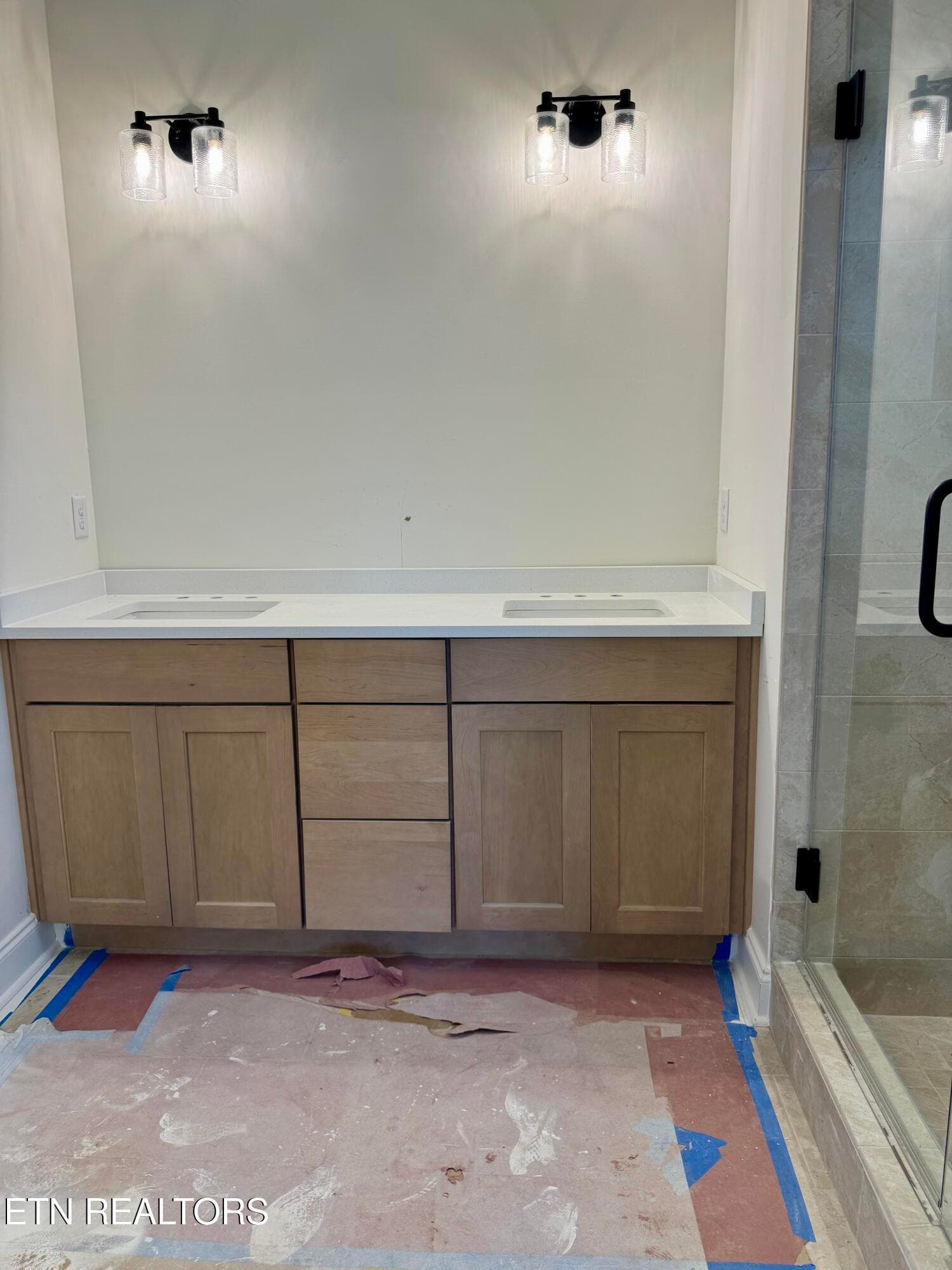Master Bedroom Bathroom - 9975 Rio Bravo Lane, Knoxville, TN 37922, Knoxville
