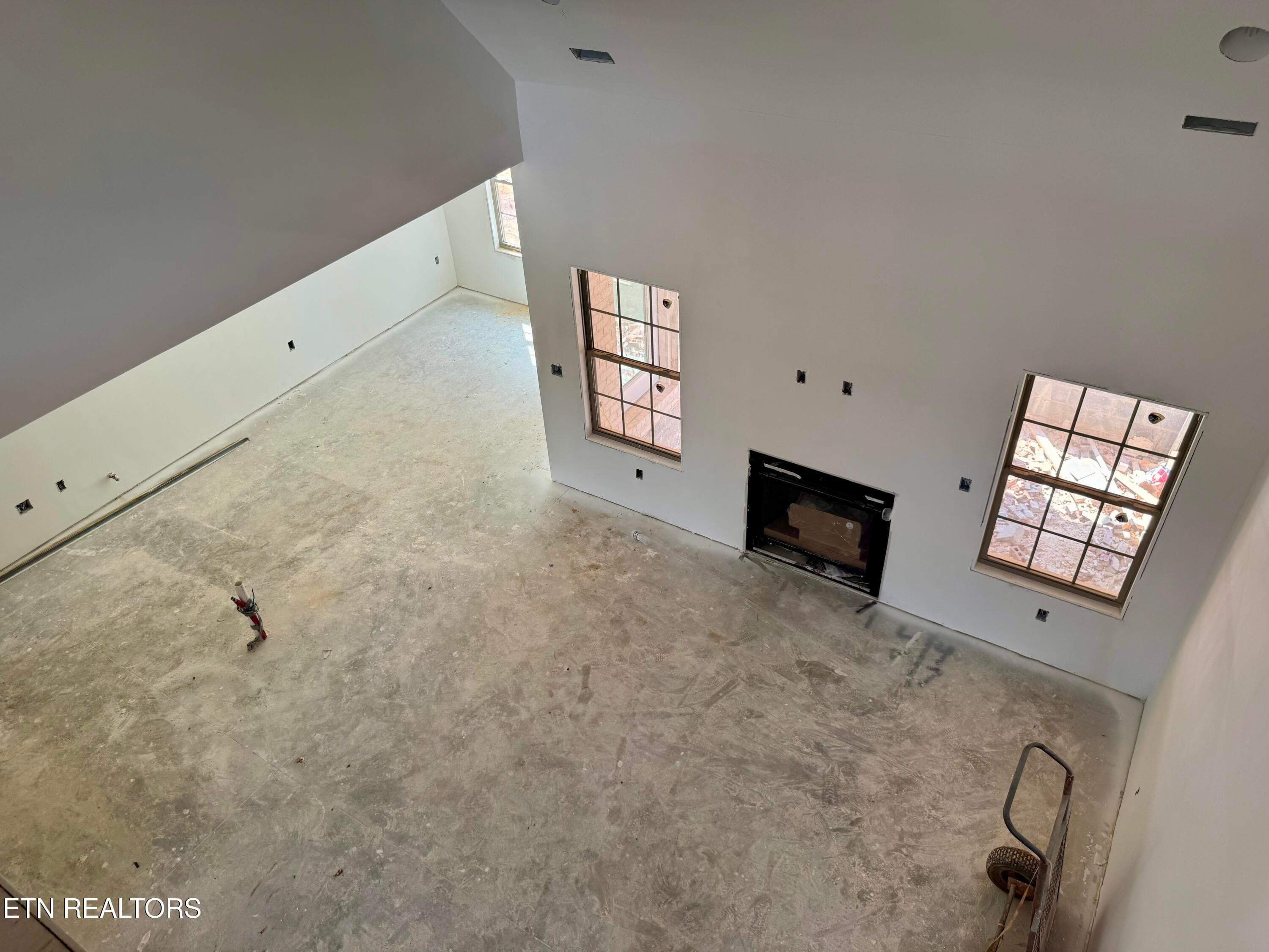 Great Room w/ Vaulted Ceiling - 9938 Rio Bravo Lane, Knoxville, TN 37922, Knoxville