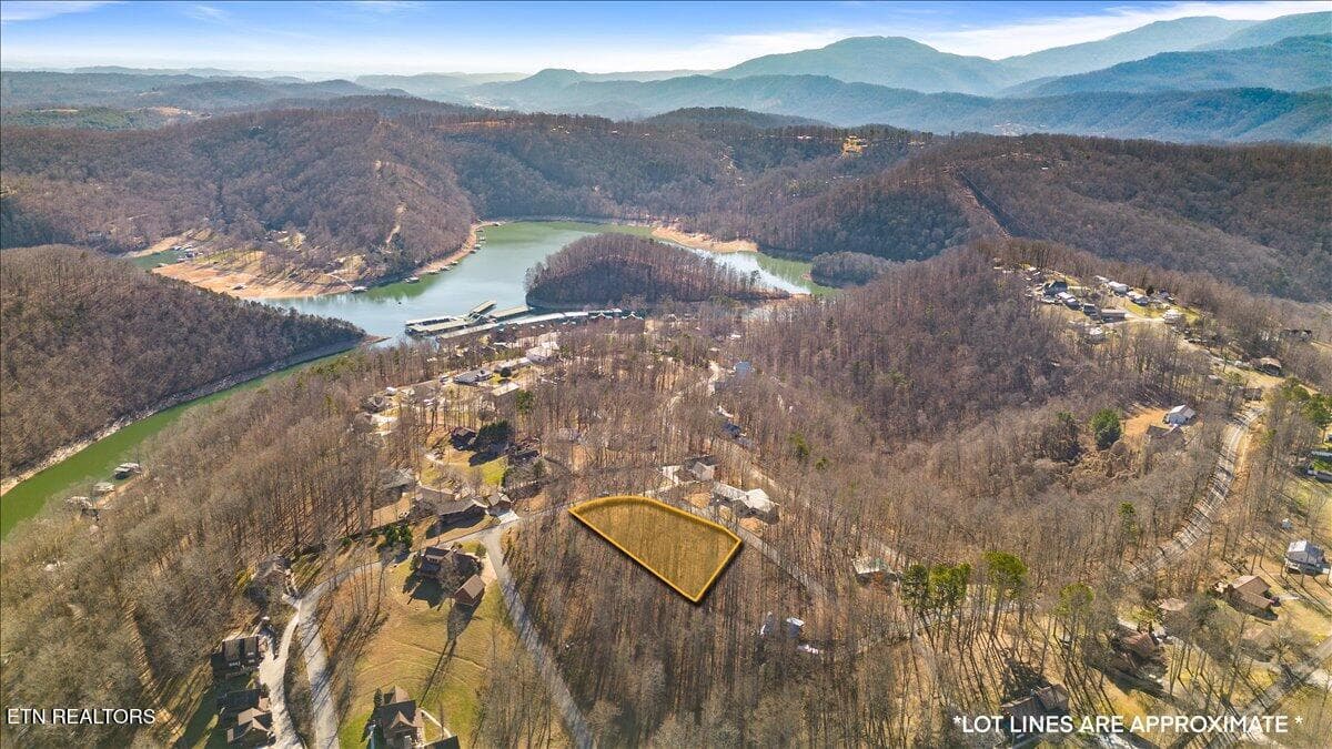 14-Foxwood - Foxwood Drive, Caryville, TN 37714