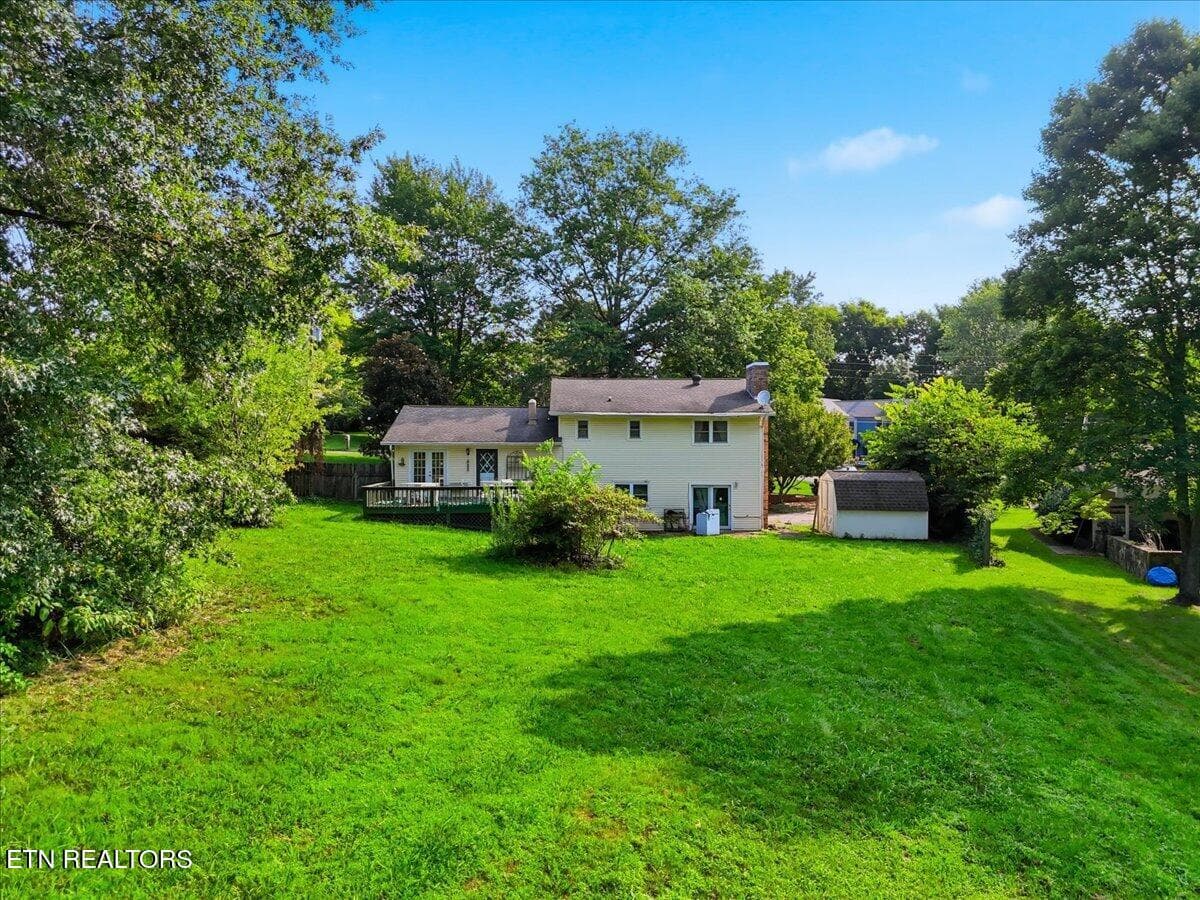 Large Level Back Yard - 1909 Grenada Blvd, Knoxville, TN 37922, Knoxville