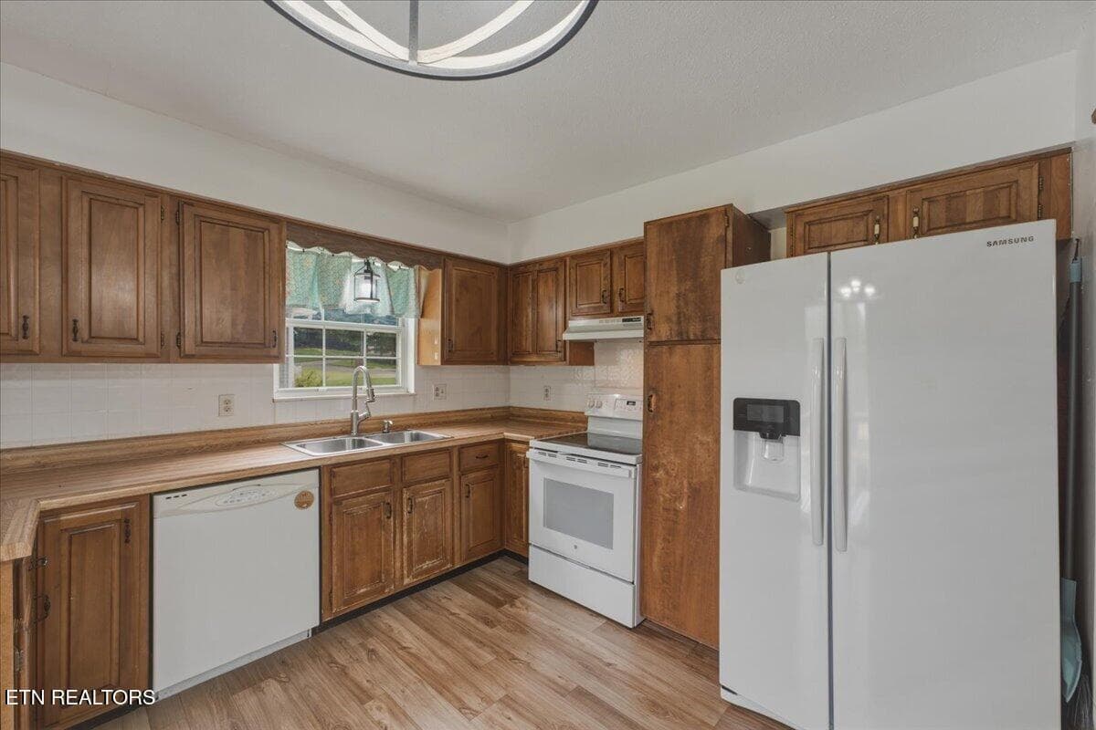 10-Kitchen - 5731 Wooded Acres Drive, Knoxville, TN 37921, Knoxville