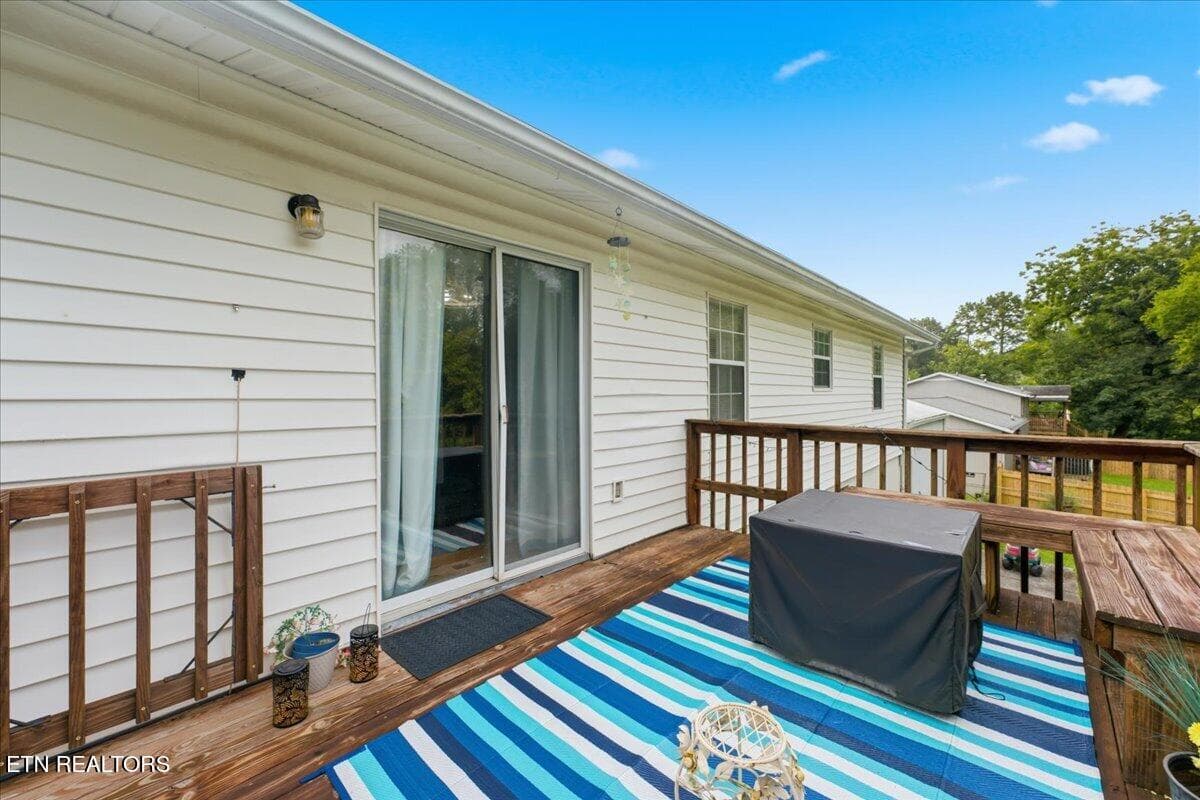 15-Deck - 5731 Wooded Acres Drive, Knoxville, TN 37921, Knoxville