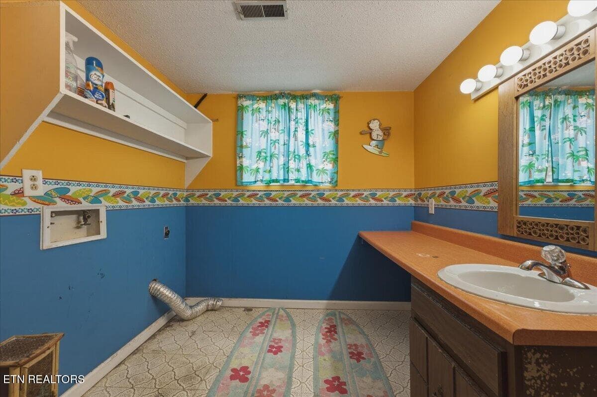 32-Full Bath _ Laundry - 5731 Wooded Acres Drive, Knoxville, TN 37921, Knoxville