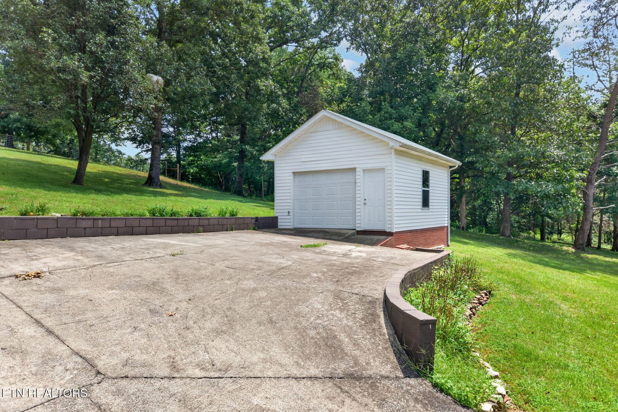 8-web-or-mls-254 Sherwood Forest Rd_3 - 254 Sherwood Forest Rd, Livingston, TN 38570, Livingston