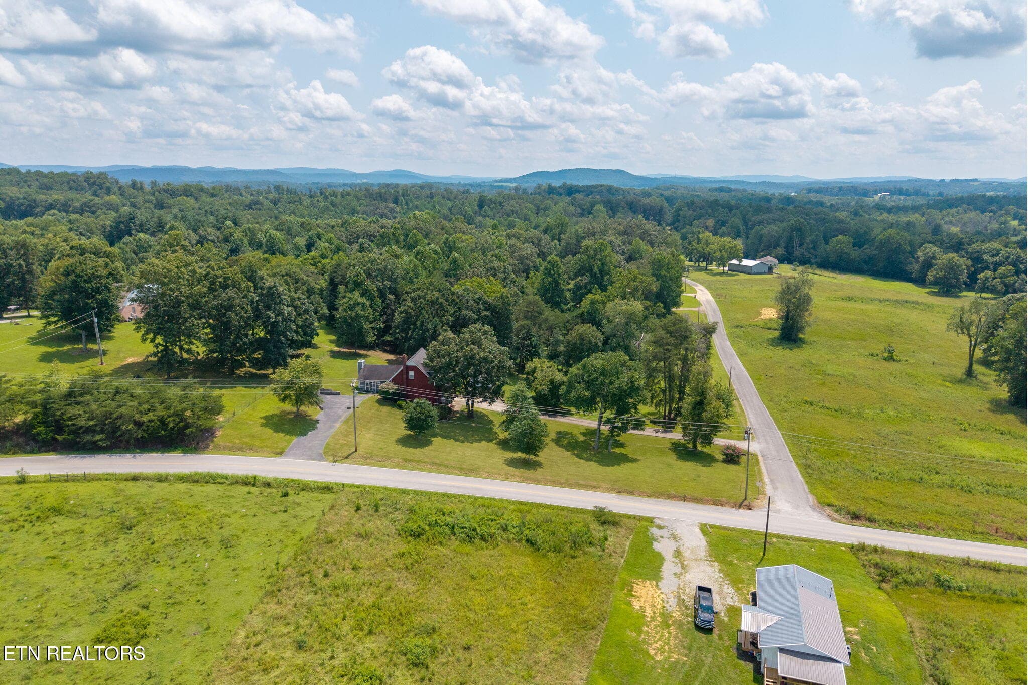 10-web-or-mls-254 Sherwood Forest Rd_9 - 254 Sherwood Forest Rd, Livingston, TN 38570, Livingston