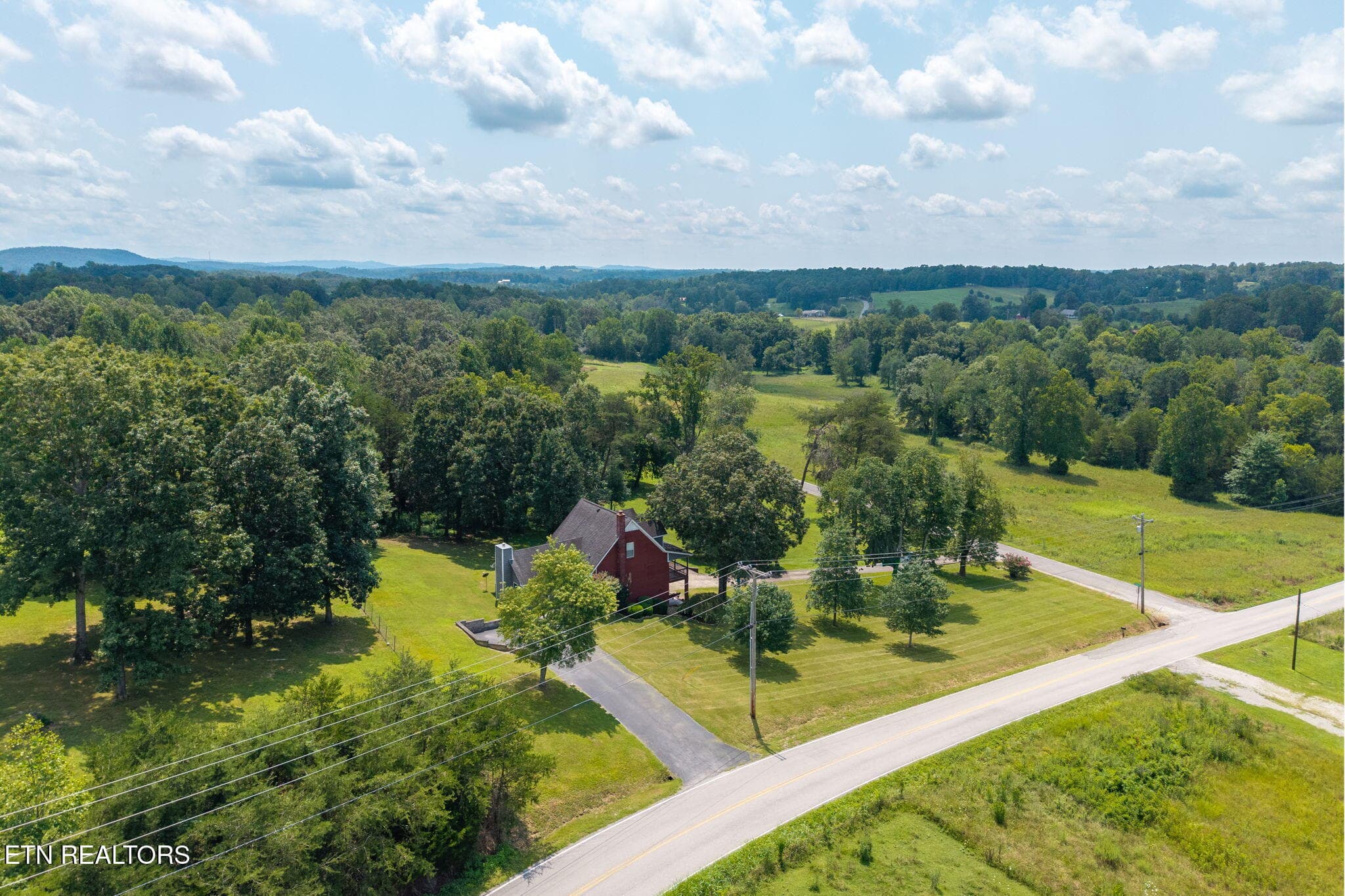 11-web-or-mls-254 Sherwood Forest Rd_10 - 254 Sherwood Forest Rd, Livingston, TN 38570, Livingston