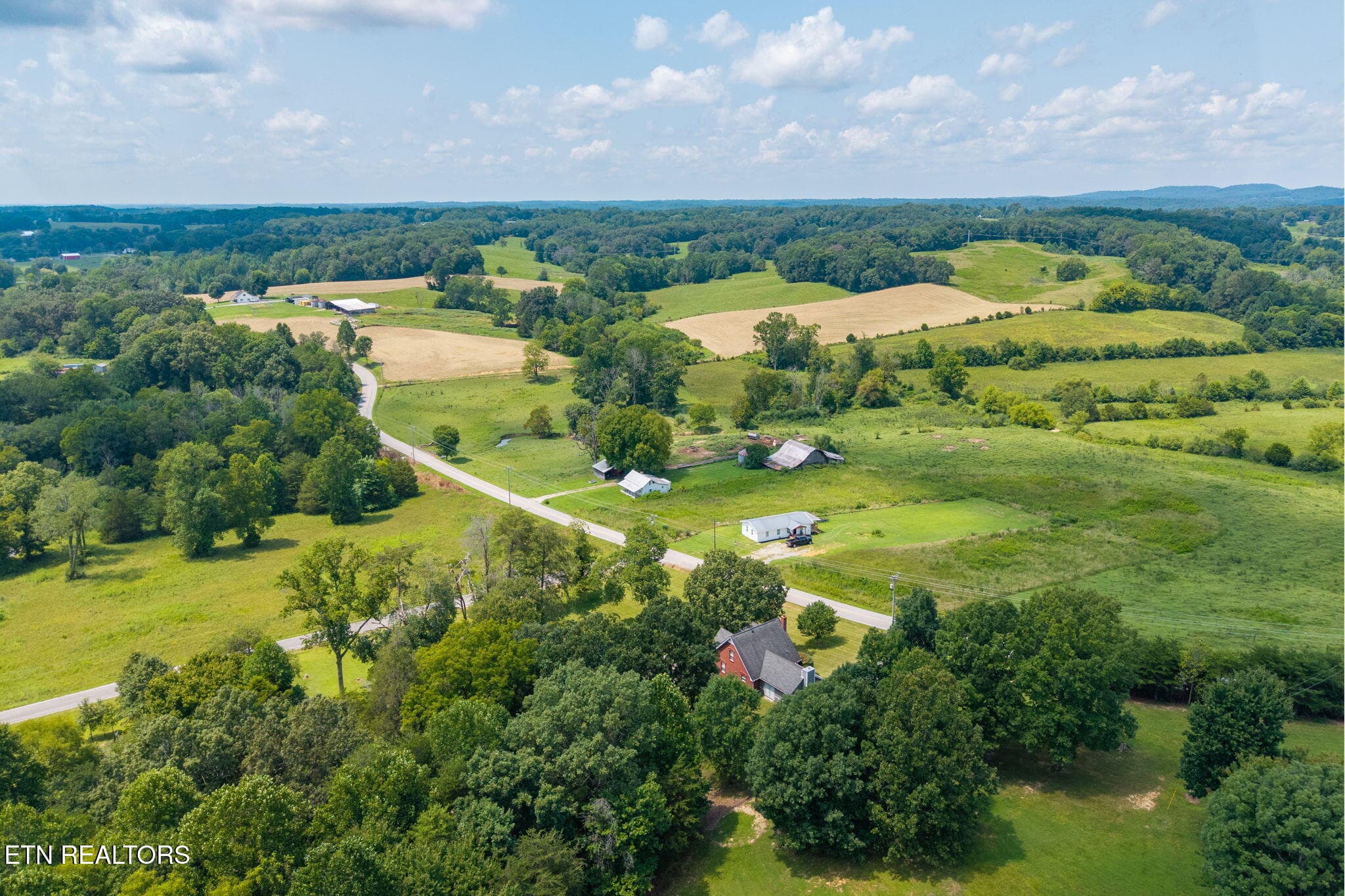 15-web-or-mls-254 Sherwood Forest Rd_15 - 254 Sherwood Forest Rd, Livingston, TN 38570, Livingston