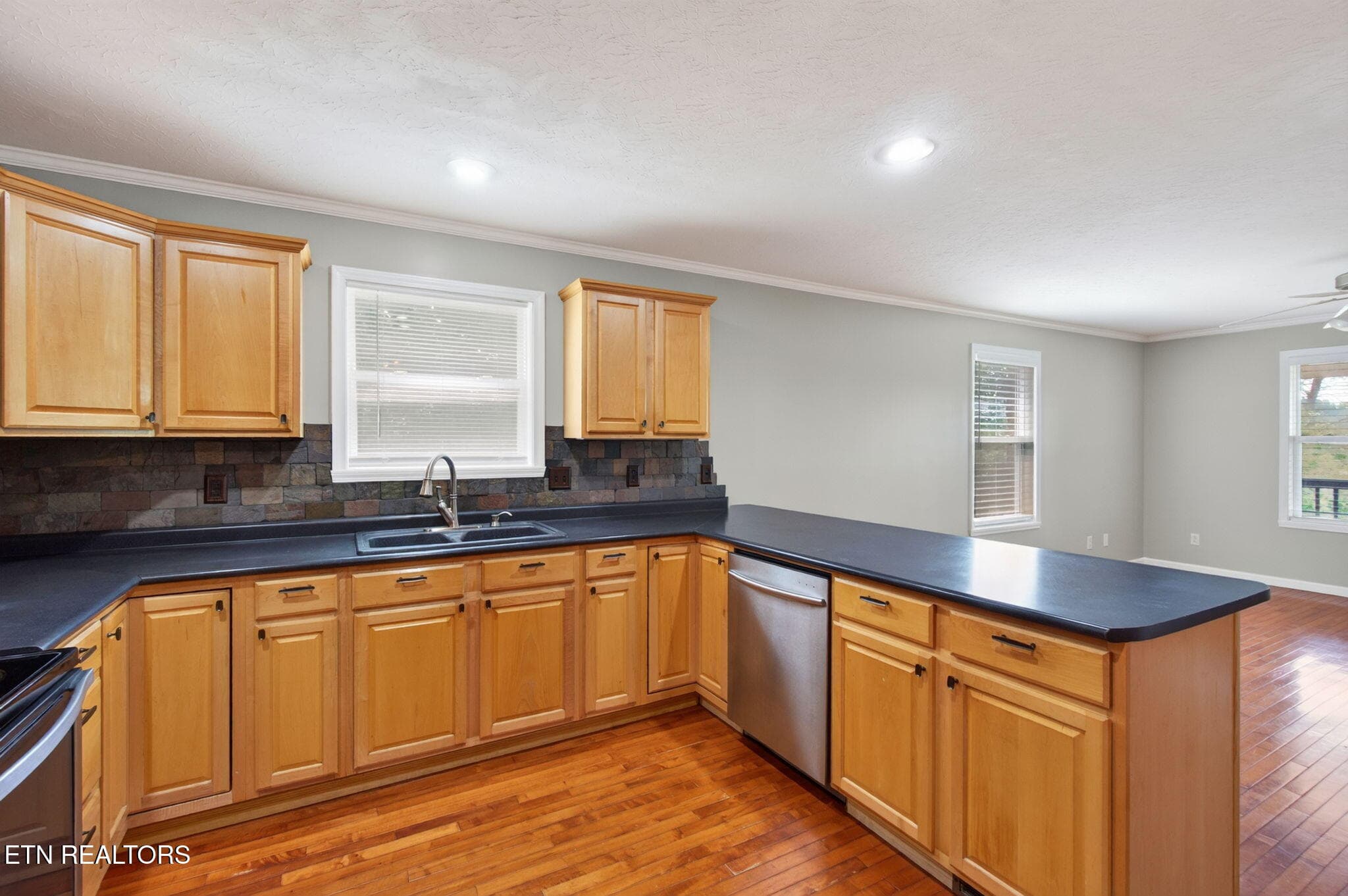 20-web-or-mls-254 Sherwood Forest Rd_20 - 254 Sherwood Forest Rd, Livingston, TN 38570, Livingston