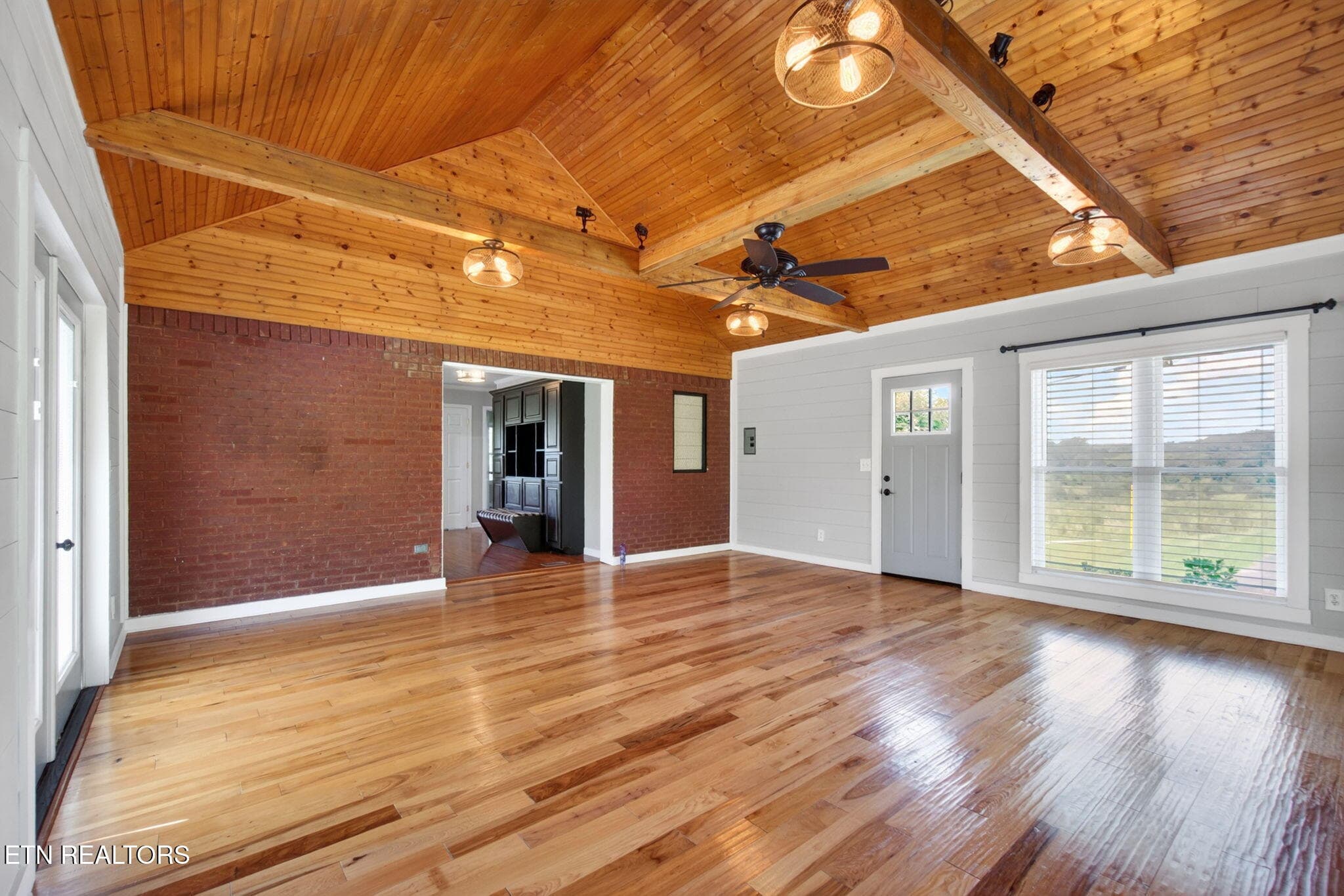 27-web-or-mls-254 Sherwood Forest Rd_27 - 254 Sherwood Forest Rd, Livingston, TN 38570, Livingston