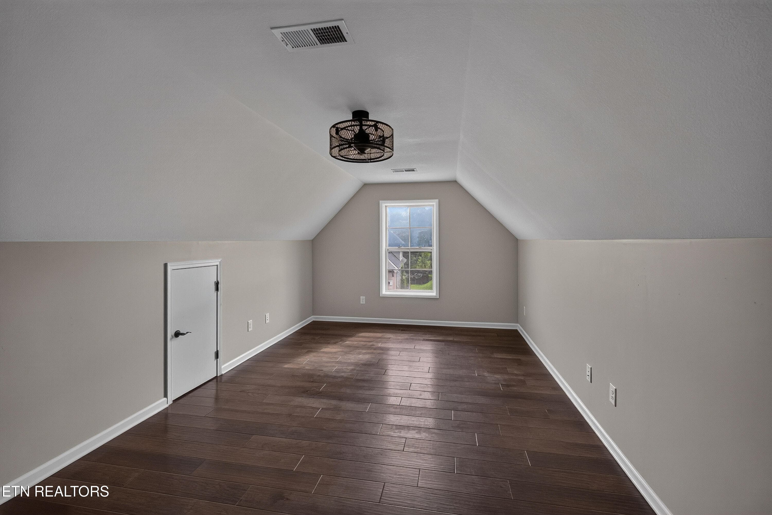L1_L40A8833 - 2043 Highlands Ridge Lane, Knoxville, TN 37932, Knoxville
