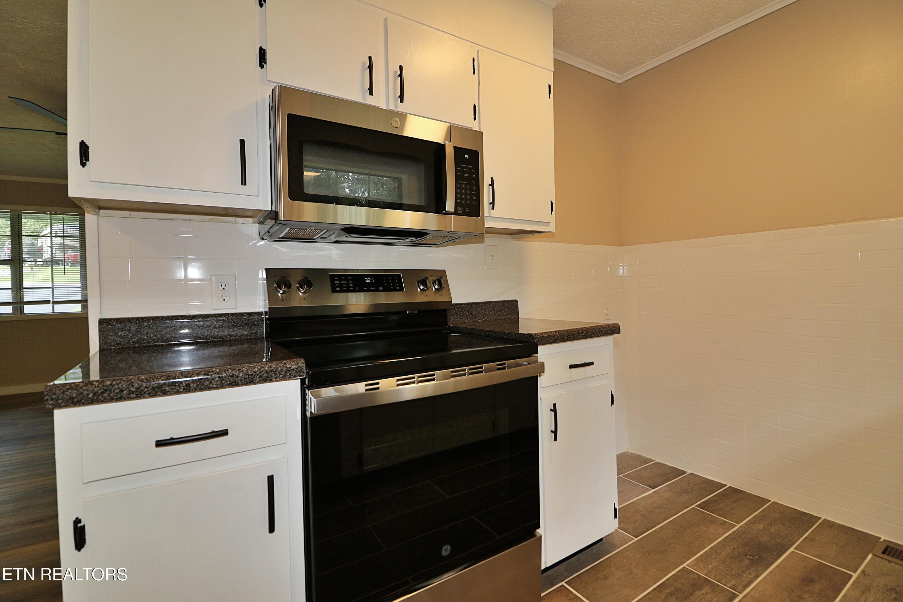 094A3893 - 209 Coffee Drive, Helenwood, TN 37755