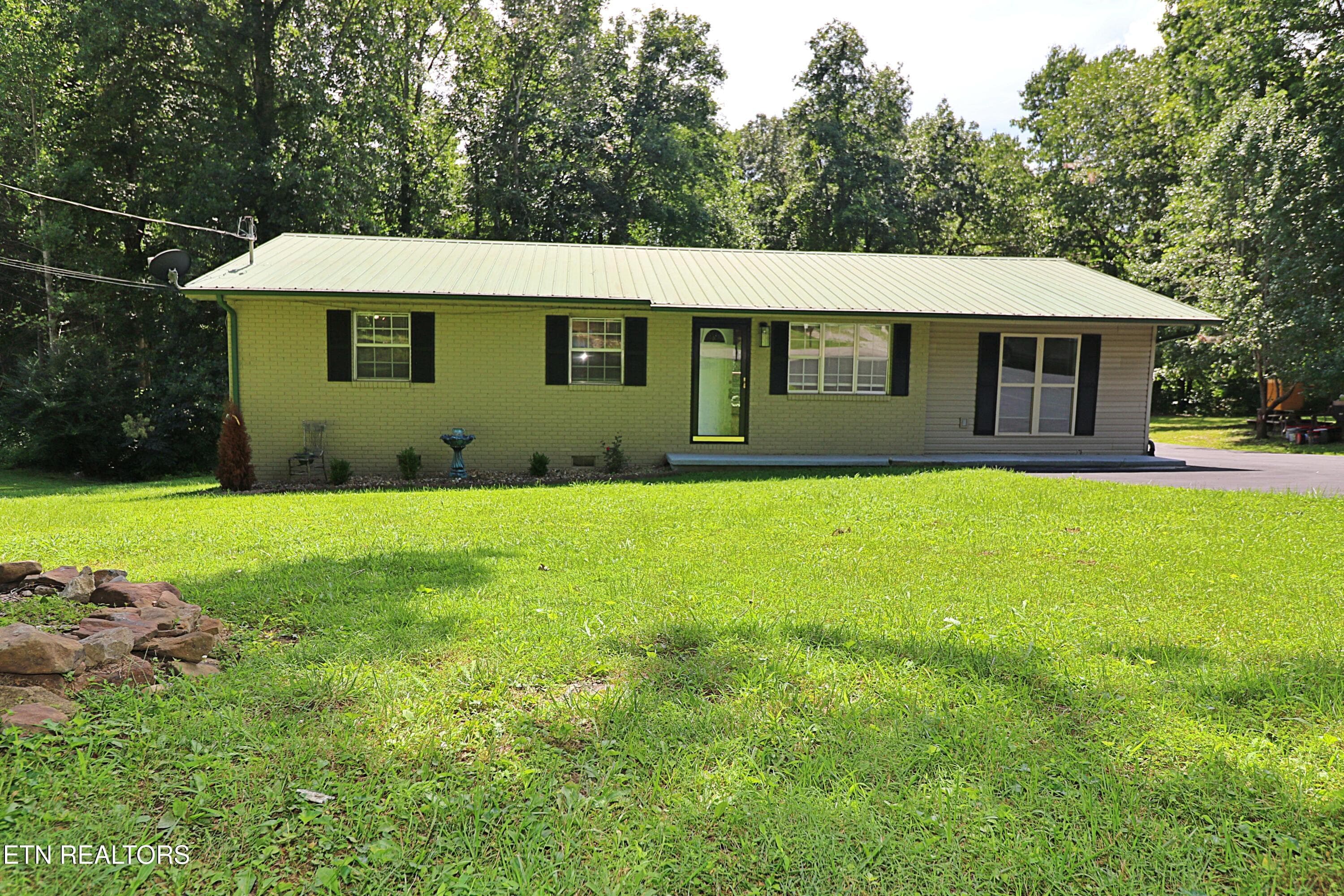 094A3877 - 209 Coffee Drive, Helenwood, TN 37755