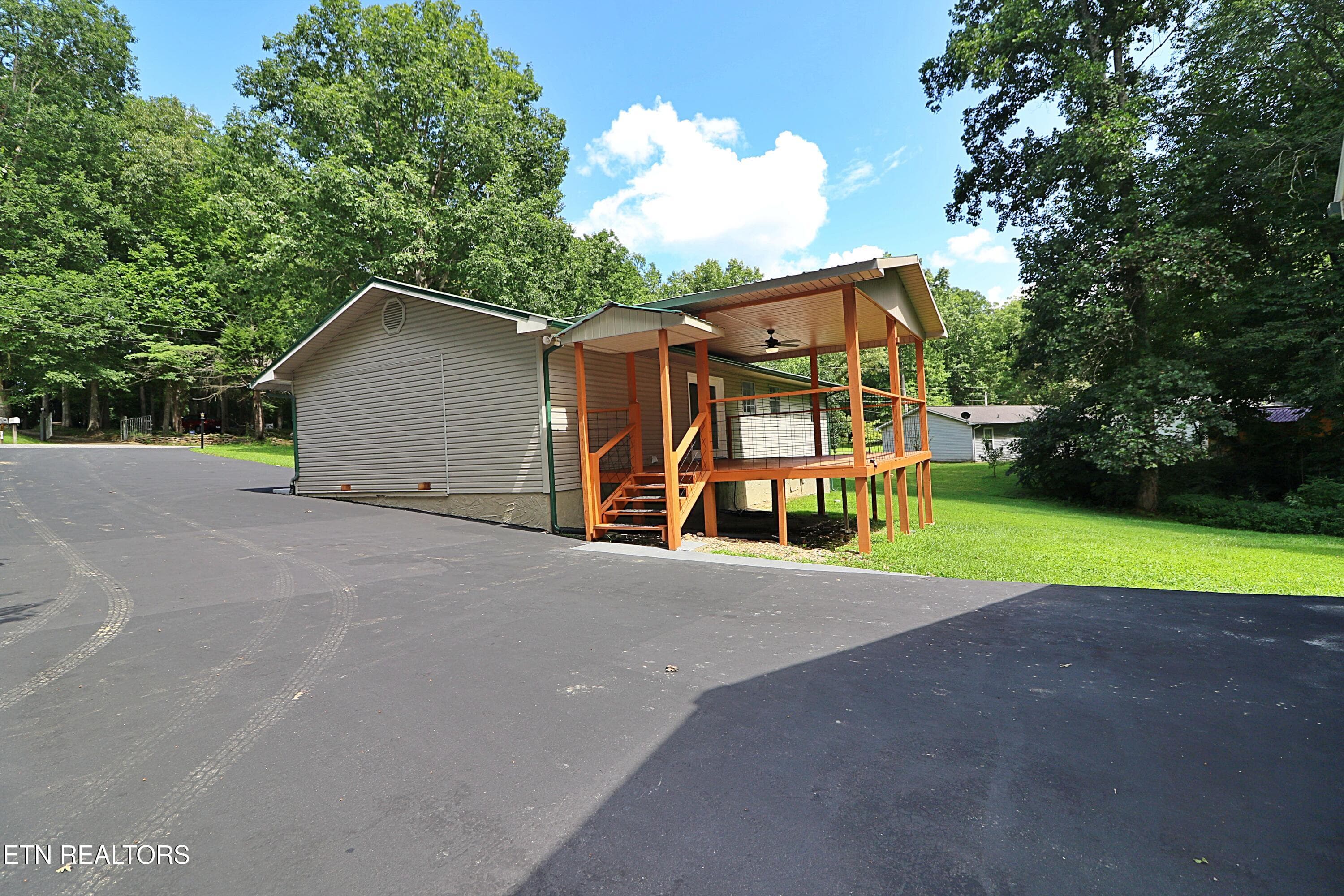 094A3905 - 209 Coffee Drive, Helenwood, TN 37755