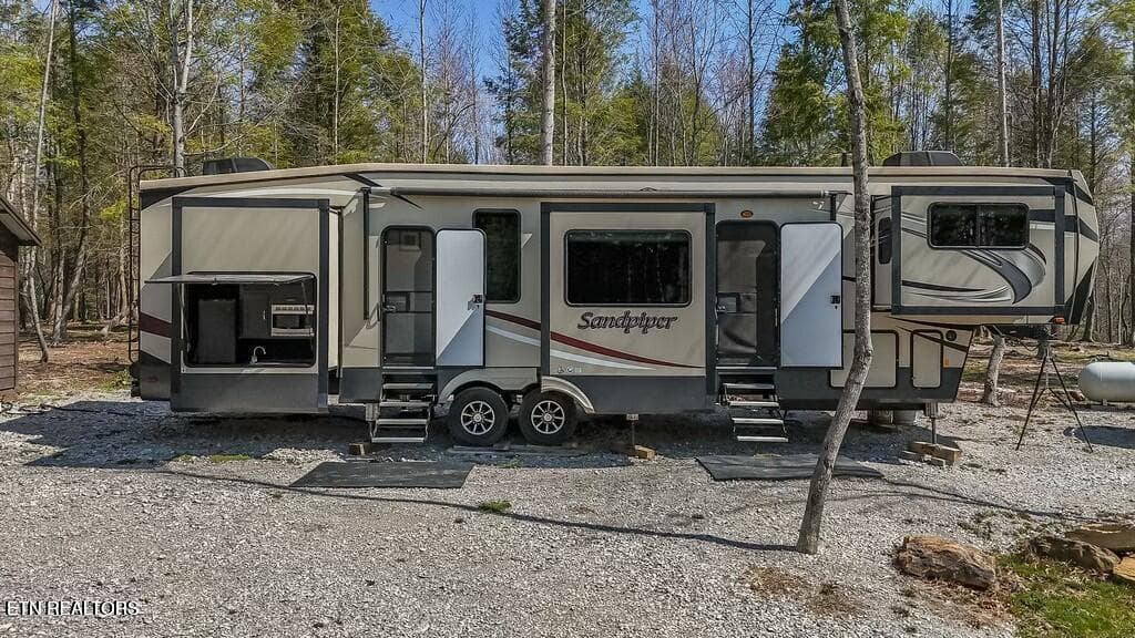 20250406131350368335000000-o - Twin Bridge Rd, Deer Lodge, TN 37726