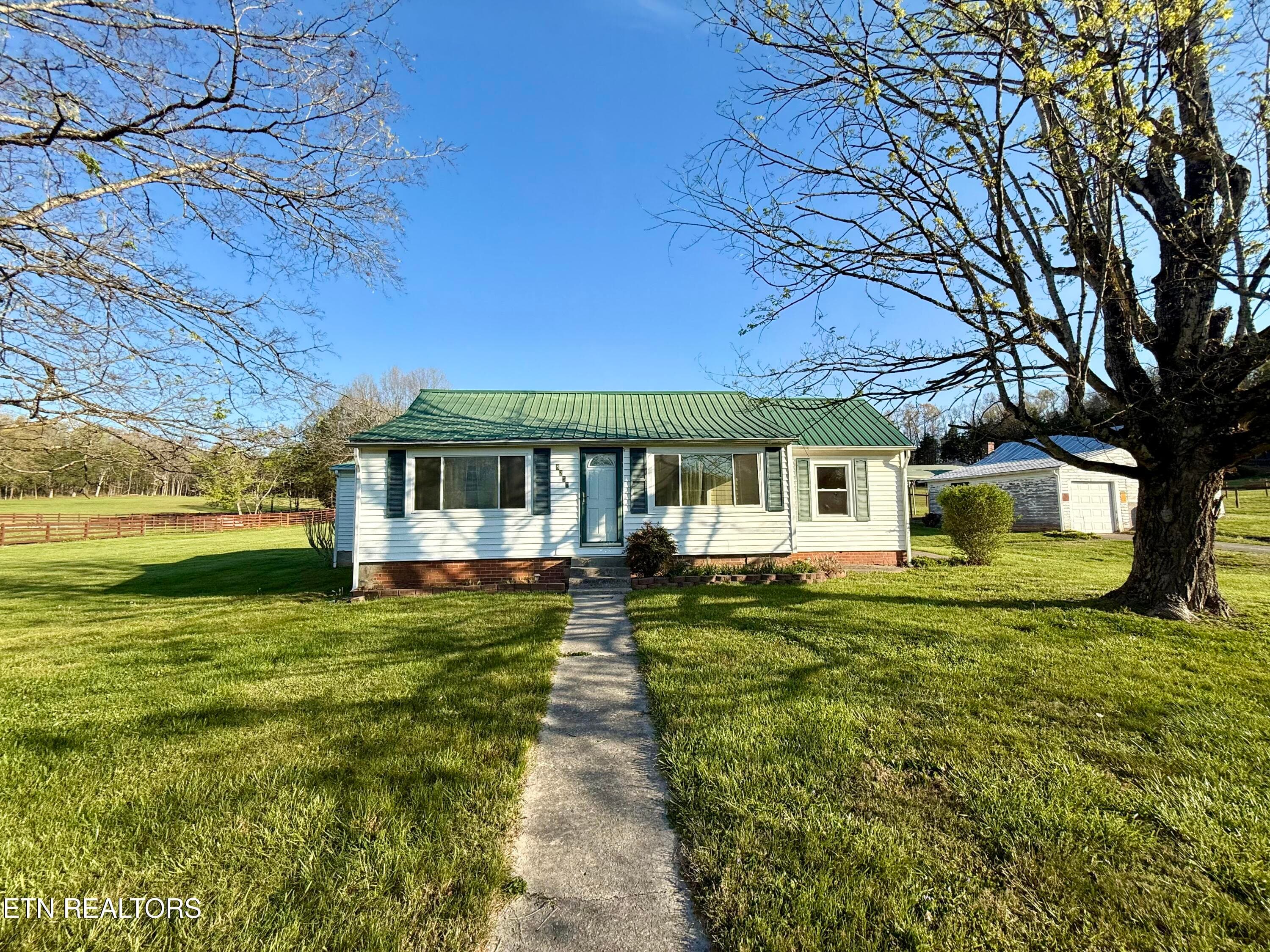 8259 Corryton Luttrell Rd, Plainview, TN 37721