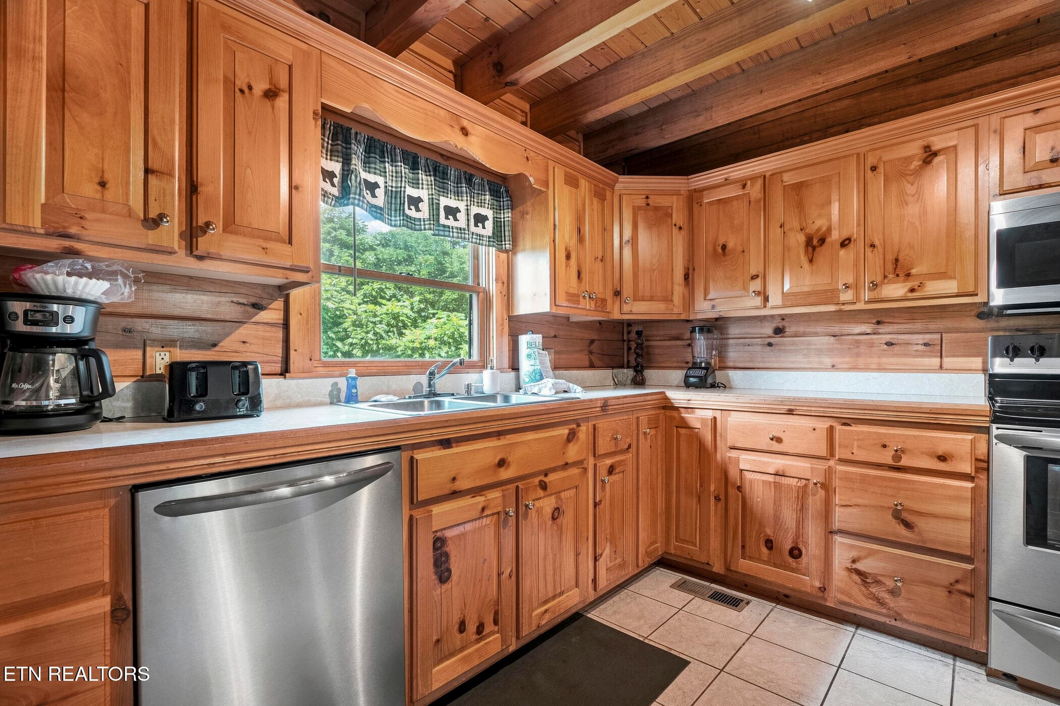 dsc04446 - 2043 Oakmont Drive, Sevierville, TN 37876