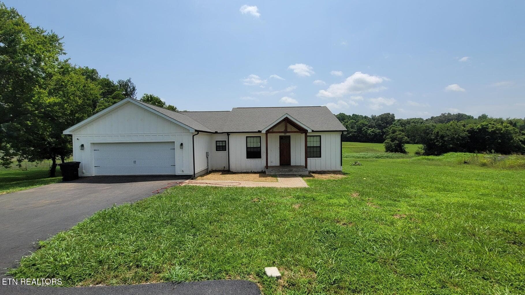 707 W Old A J Hwy, New Market, TN 37820