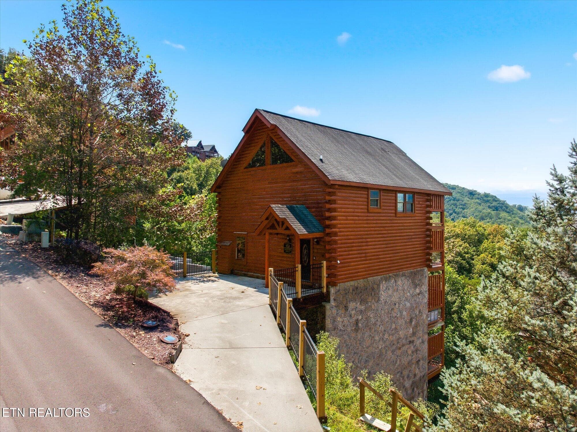 914 Black Bear Cub Way - 914 Black Bear Cub Way, Sevierville, TN 37862